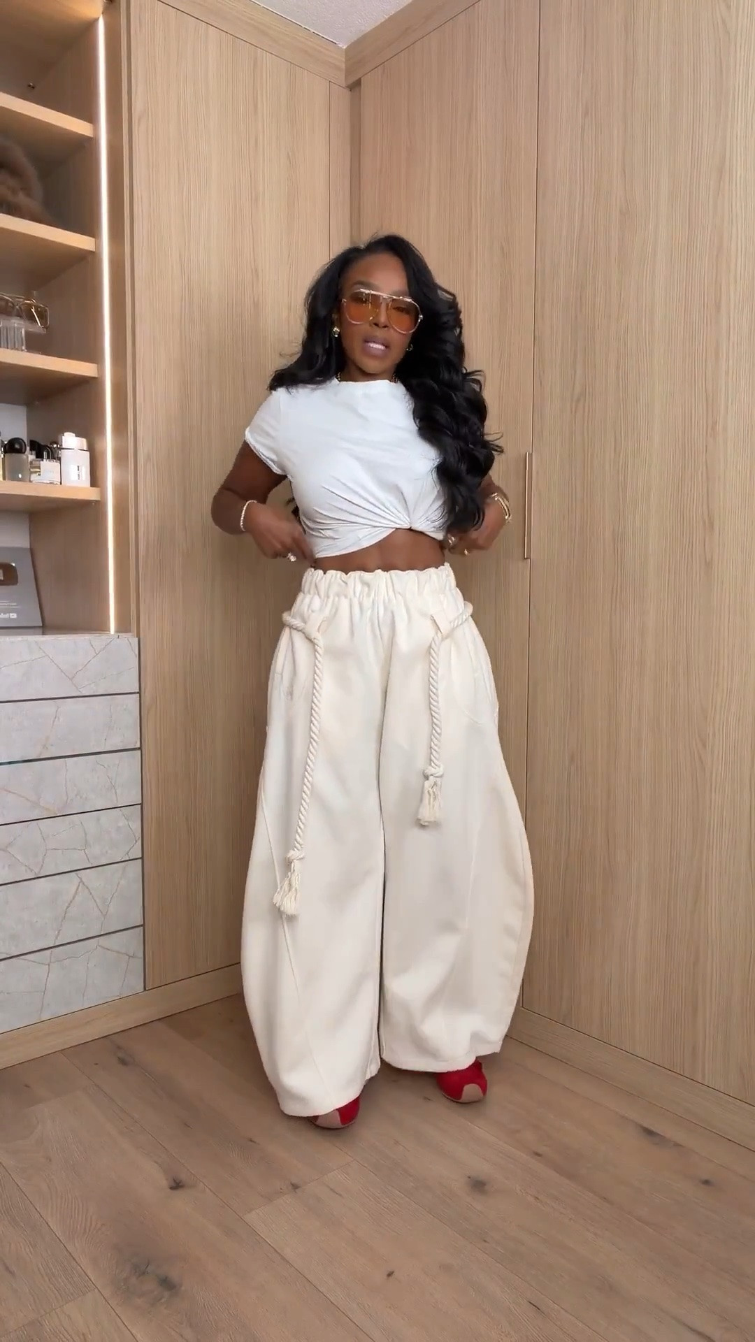 Scroll to shop! Easy mom outfit✨ Everything from this look is linked below. 👇🏽    

Wearing: Size Small | 5’4” | 140 lbs  

📲   Download the FREE LTK app & follow me (@kirasfashionfinds) to shop all my daily finds.

#LTKootd #LTKPetite #LTKU