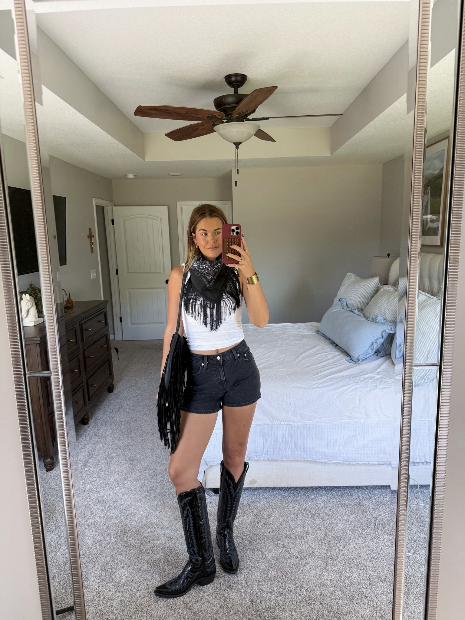 size 26 in shorts, XS in tank top, true to size in boots! 

#LTKgrwm #LTKootd #LTKTall
