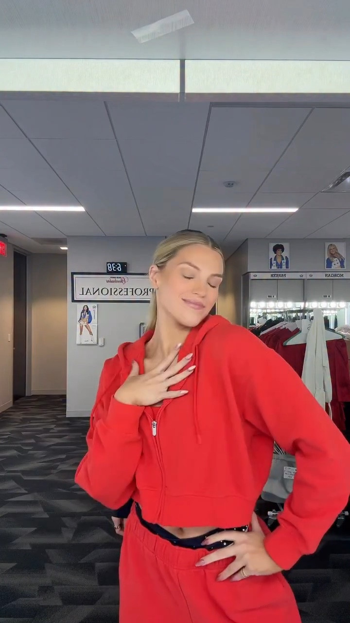 Meet Salty Fries, the cutest ponytail duo! #dallascowboyscheerleaders #dcc #fyp #dcctour #ponytail