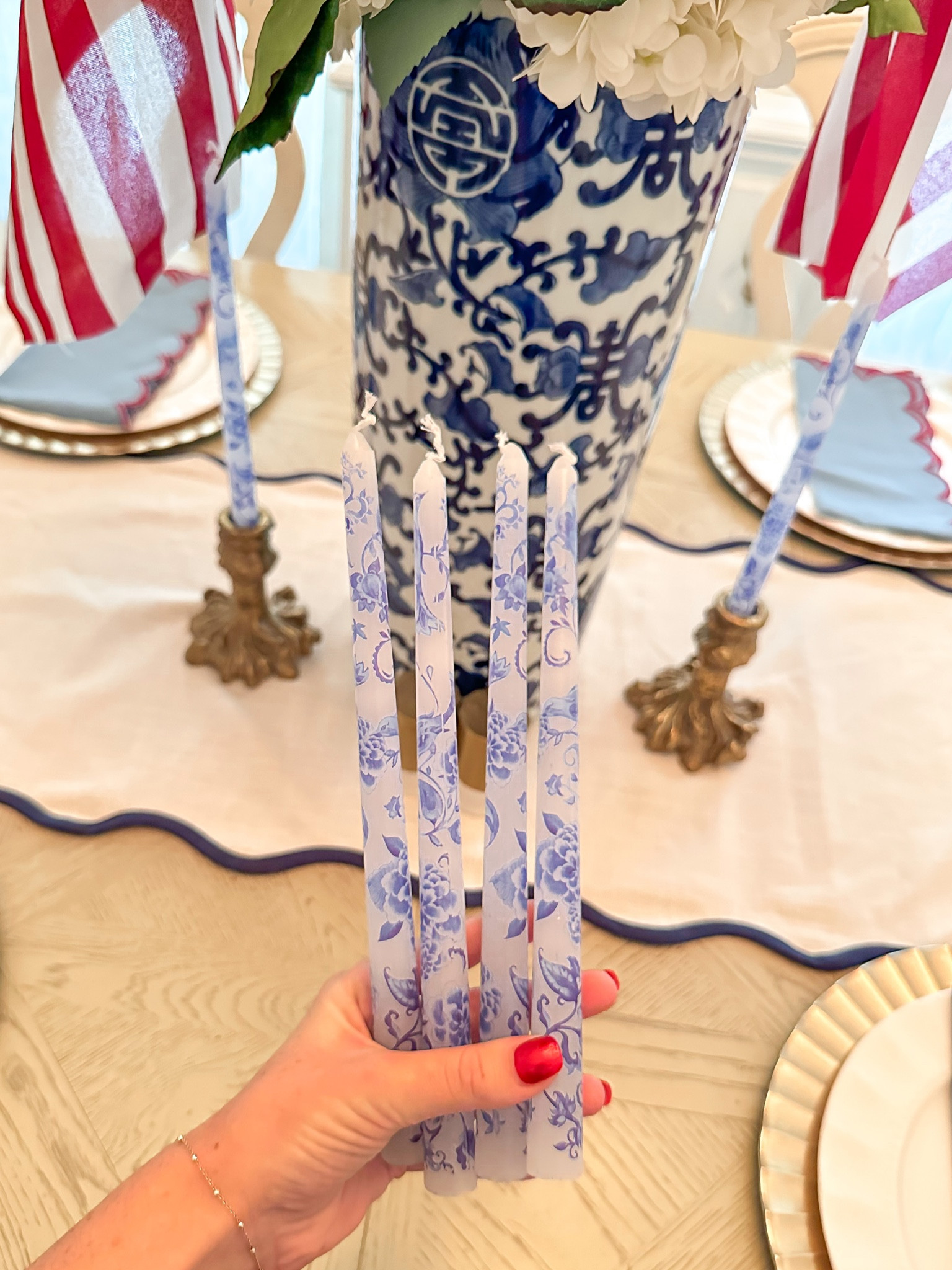 Pack of 6 chinoiserie inspired candlesticks for less than $15?! YES PLEASE!!!!!!! Most of what I’ve found have been 2 for $30+ 🤯 like….whaaaaat?!??? 5% coupon available to click for additional off 

Grandmillennial | grandmillennial home| chinoiserie home decor | home decor 

#LTKSummerSales #LTKSaleAlert #LTKStyleTip