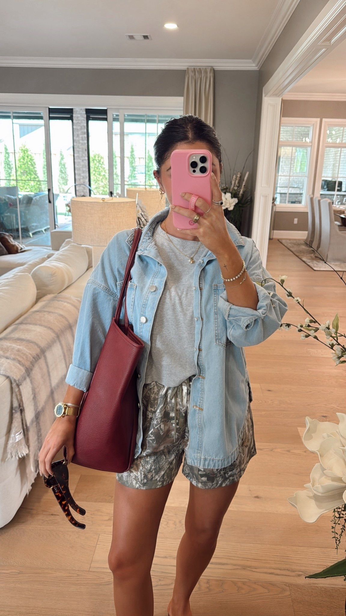 Casual Fit 🤎 This bag is THE best! It fits everything and it’s $29! 

#LTKStyleTip #LTKSummerEdit #LTKFindsUnder50