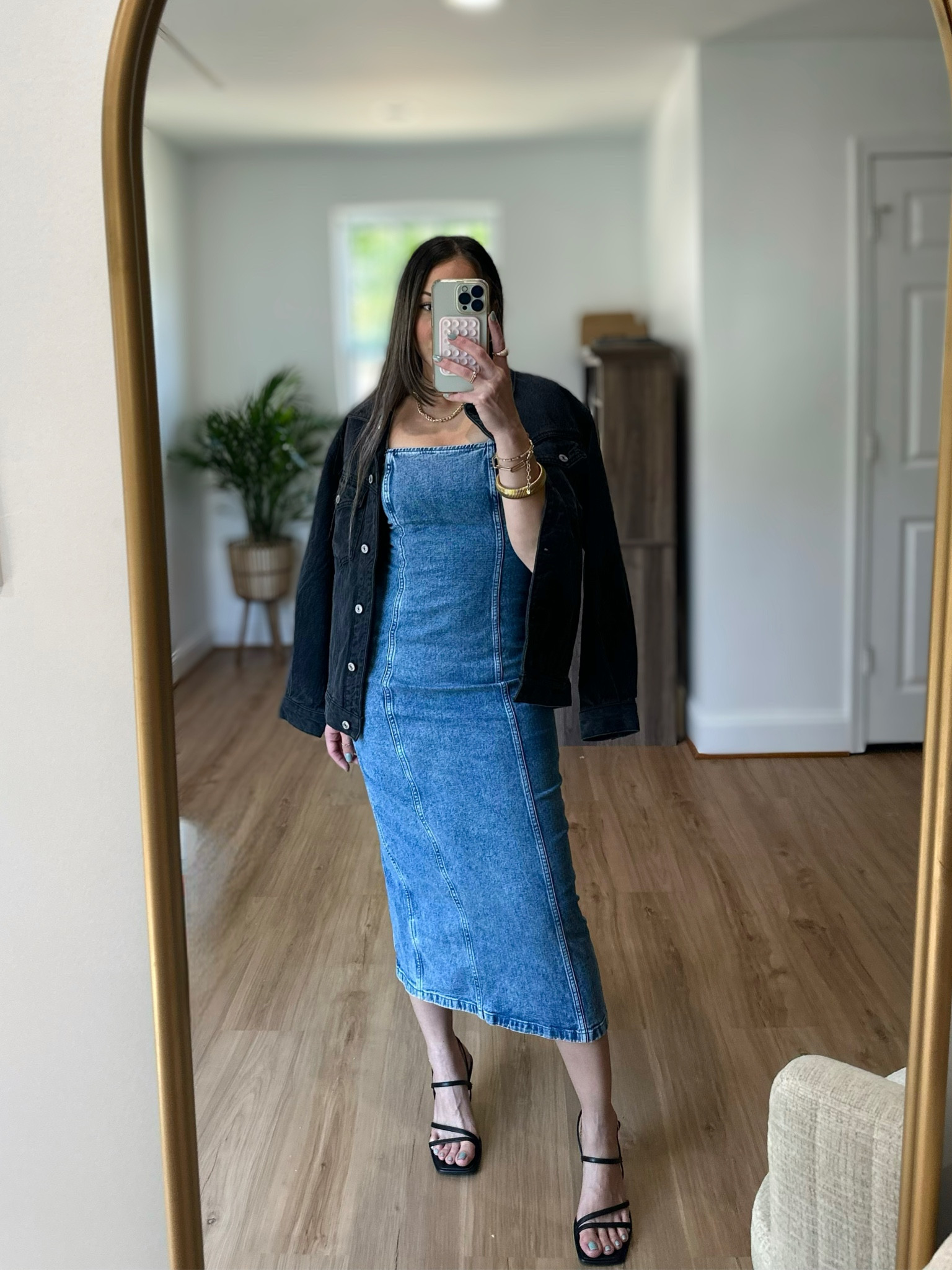 The denim dress that you need, it does have a good stretchy fabric. 

#LTKworkwear #LTKfindsunder100 #LTKSale