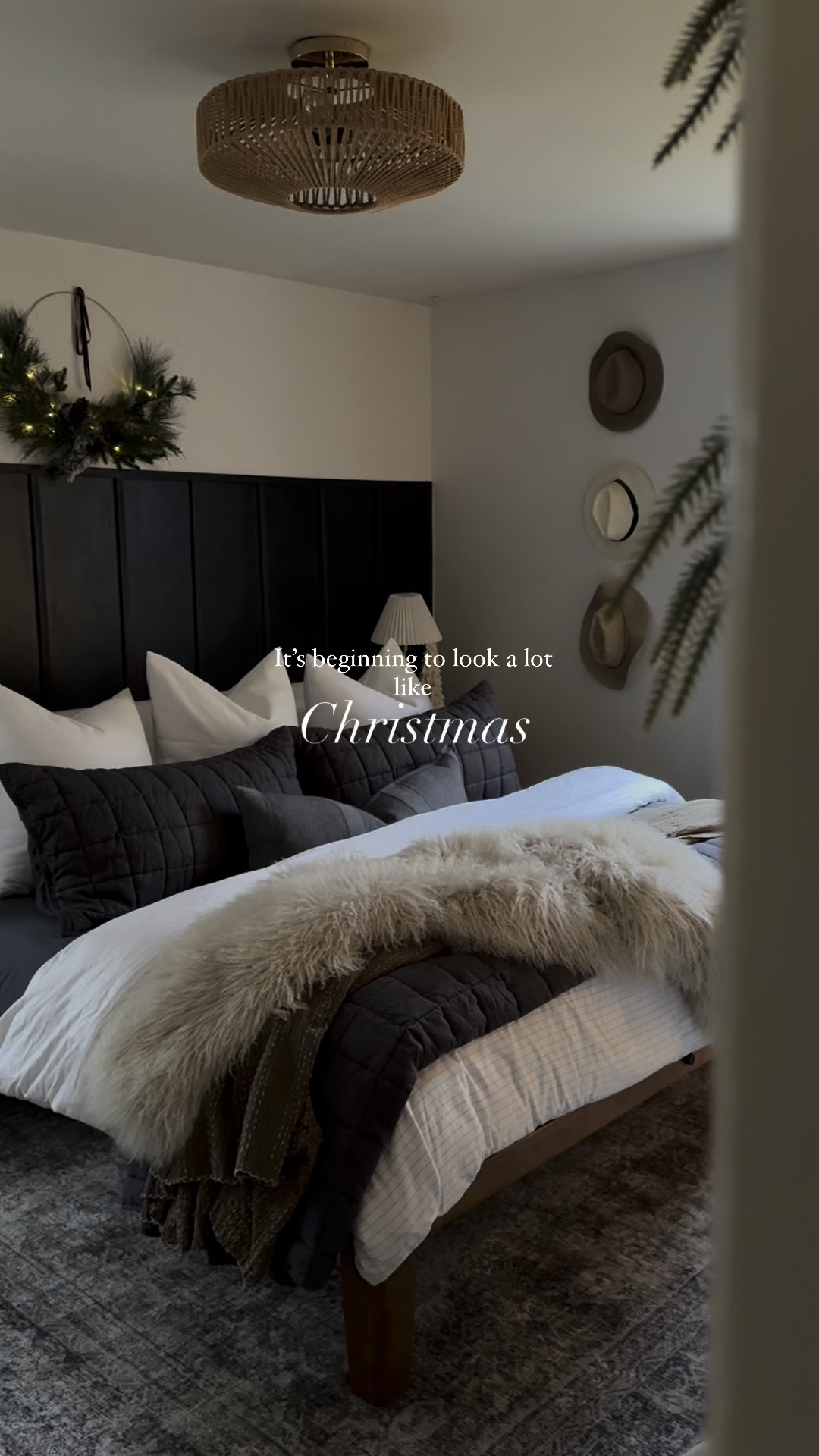 Grab the links to all my home holiday decor here ✨🌲

LIKE. SHARE. SAVE FOR INSPO. 

•

•

•



#LTKSeasonal #LTKHome #LTKHoliday
