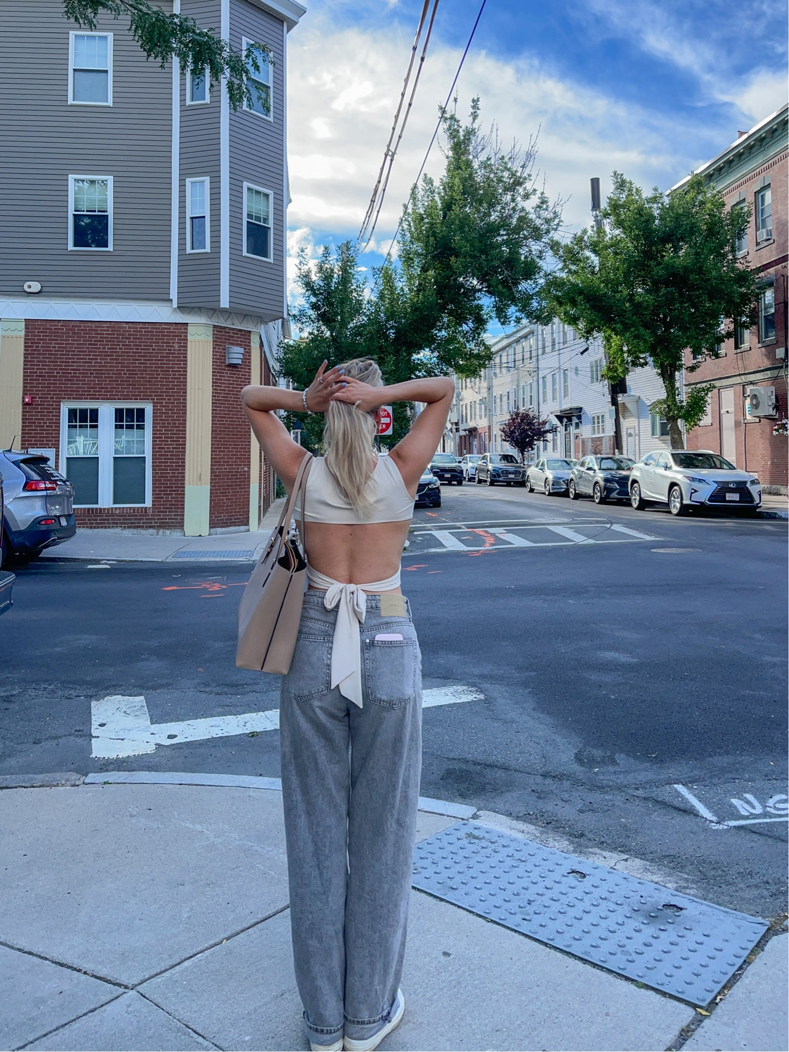 casual backless top & baggy denim jeans😮‍💨 

#LTKFindsUnder100 #LTKStyleTip