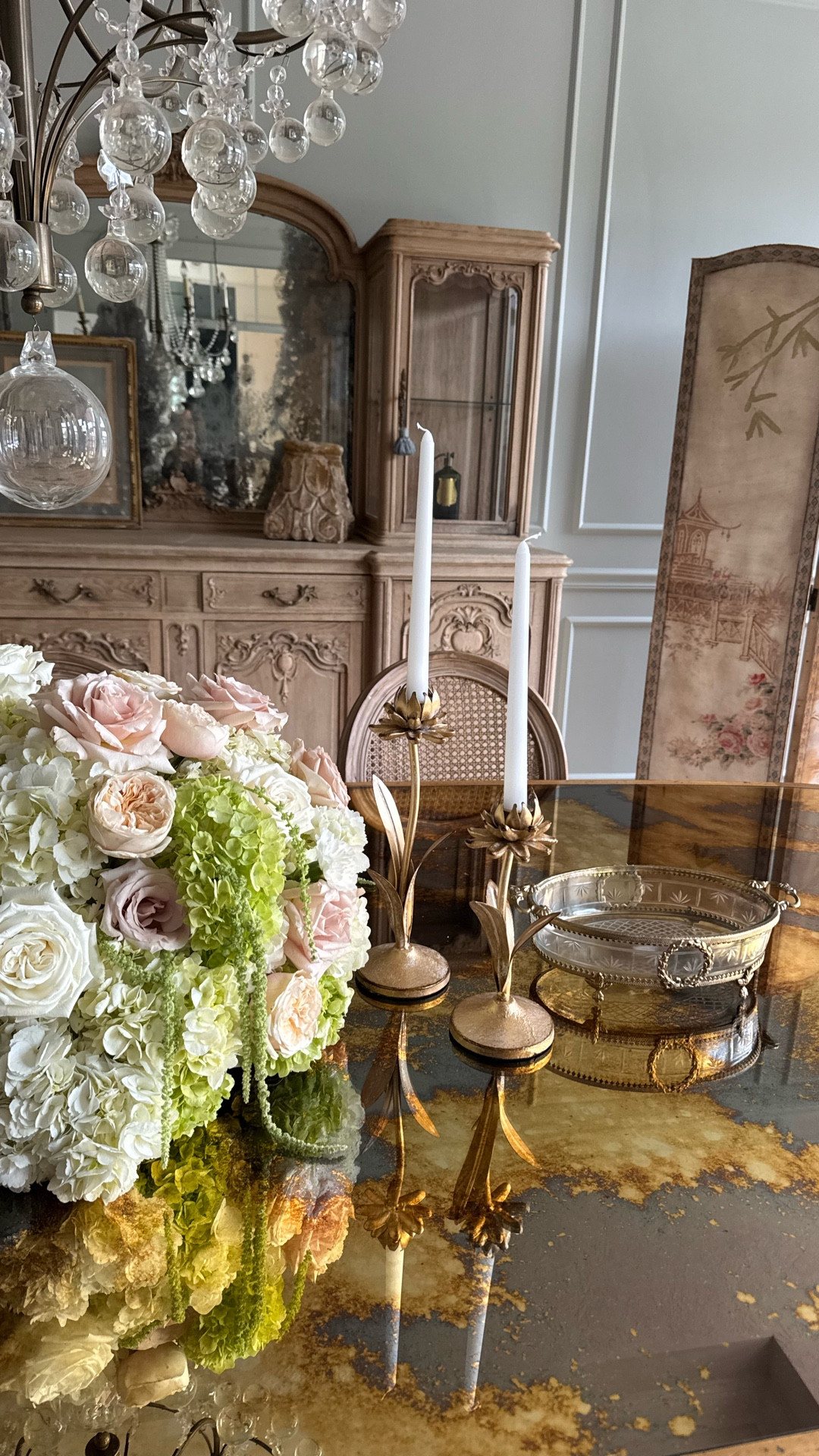 METAL FLOWER TAPER CANDLE HOLDERS
set of 2
These are probably one my favorite purchases this year! 
Solid and sturdy candle holders.. 😍 
I whole heartedly recommend! 