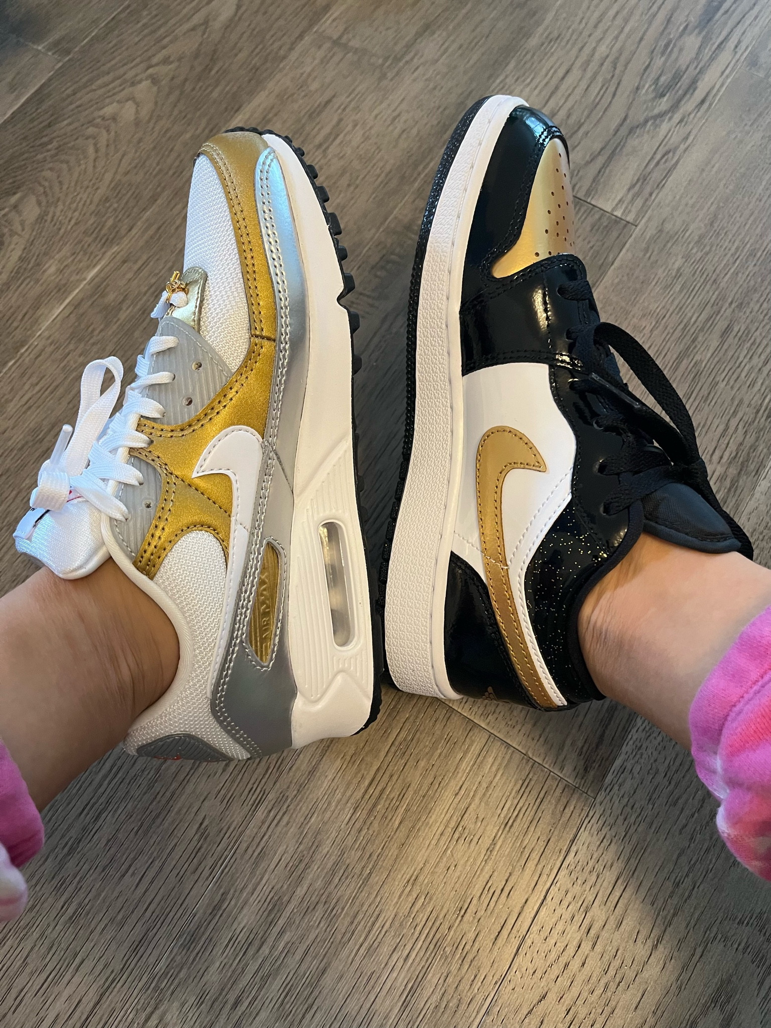 Black Friday packages are rolling in. Air Max 90 vs AJ1. Which would you choose. Can you tell I gravitate toward a certain colorway?

#LTKGiftGuide #LTKunder100 #LTKshoecrush