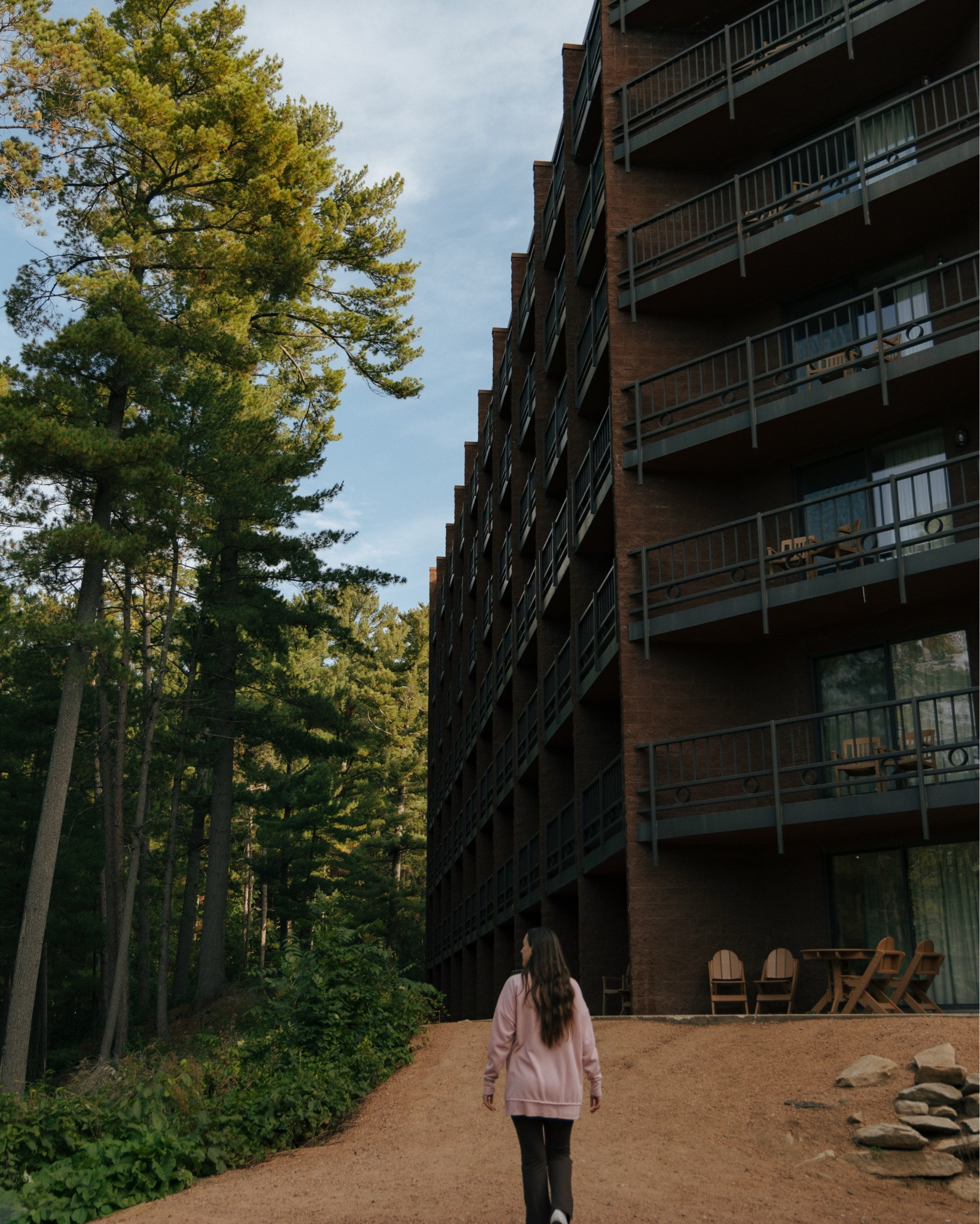 celebrating 75 years with @chulavistaresort 🍂🌲 

scenic perfection located along the Wisconsin River, just minutes from  the downtown Dells! 

making traditions, memories and history for over 75 years; this property truly has it all 🤩 

some of the best views of the Dells just outside your door, 5 restaurants on site, an 18-hole golf course, 18 zip lines, 27 waterslides & endless opportunities to take in the best of Wisconsin nature! 

already dreaming of the next visit 🧳 

#chulavistaresort #partnership #wisconsindells #wisconsinoutdoors #wisconsintravel