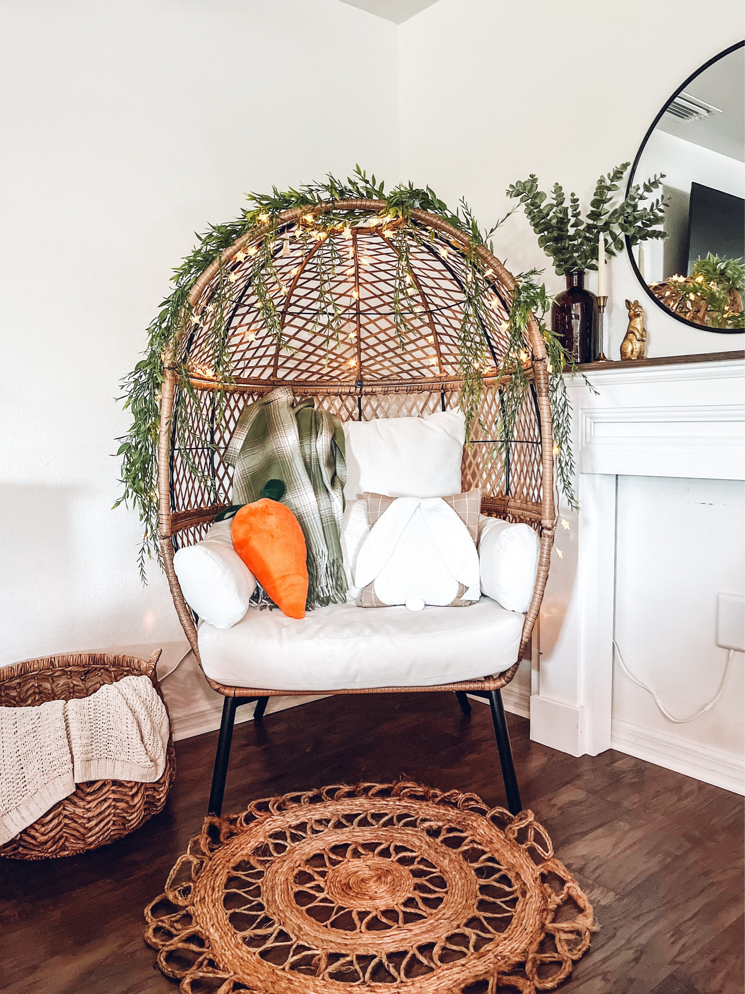 Spring Egg Chair decor


#LTKSeasonal #LTKhome #LTKstyletip