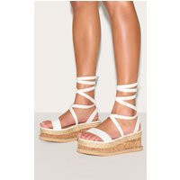 Niella White Espadrille Flatform Sandals | PrettyLittleThing IE