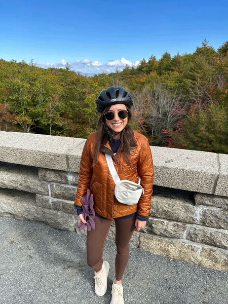 Mountain biking outfit - Patagonia jacket (xs), lululemon leggings (4), lululemon belt bag



#LTKfitness #LTKSeasonal #LTKfindsunder100