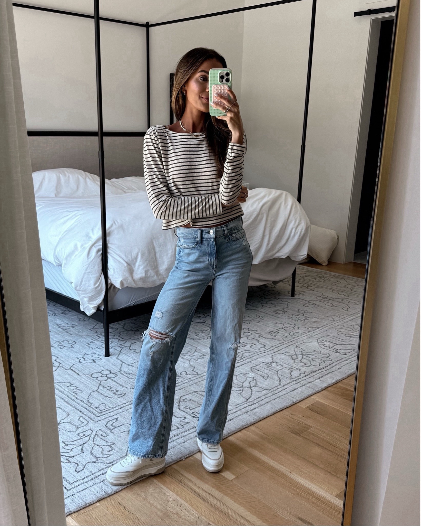 cutie striped tee on major sale!🖤


#shopbopsale #falloutfit #momoutfit 

#LTKSaleAlert