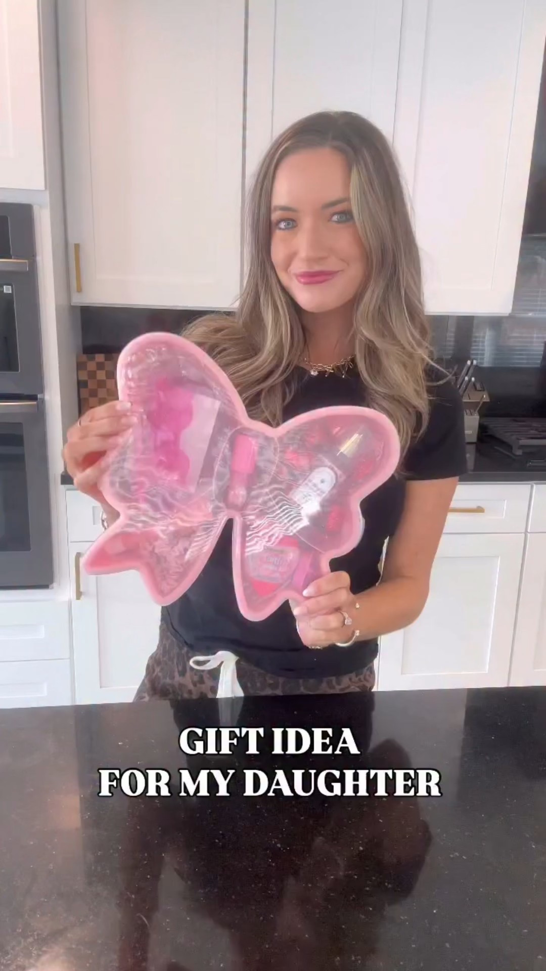 Gift Idea for My Daughter 🎀💕 comment BOW for 🔗s to everything! 
•
•
•
#valentinesgiftideas #giftideasforkids #giftideasforgirls #valeentinesideas #bowgifts #targetfinds