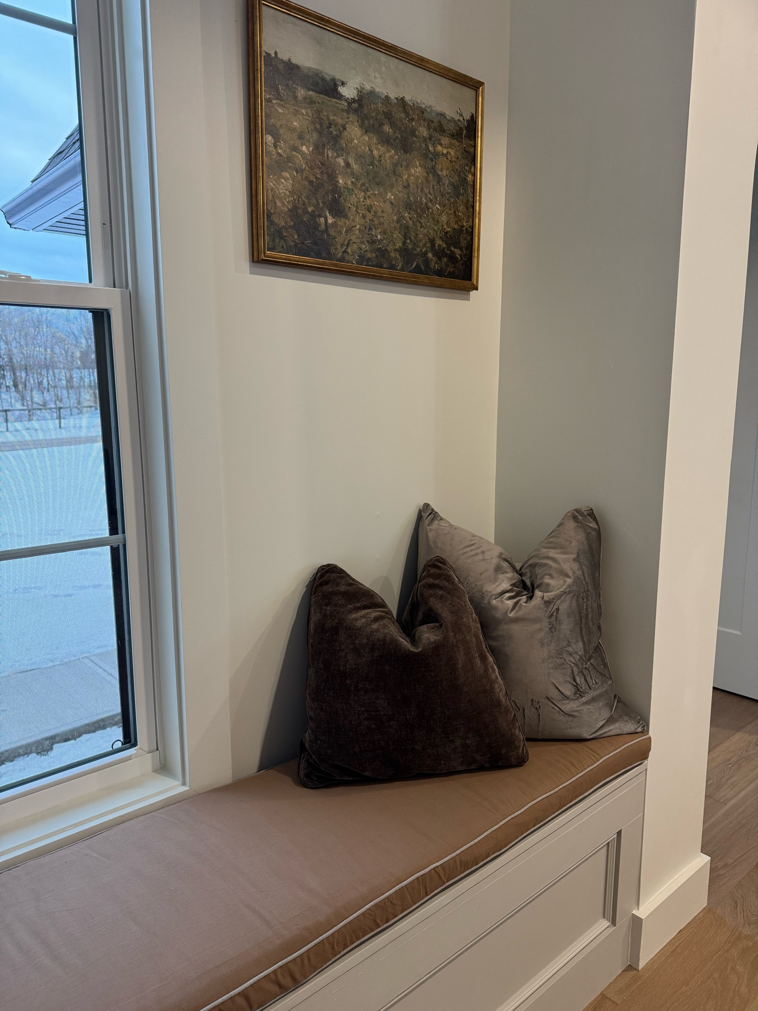 little window nook 🤍

#LTKHome #LTKU