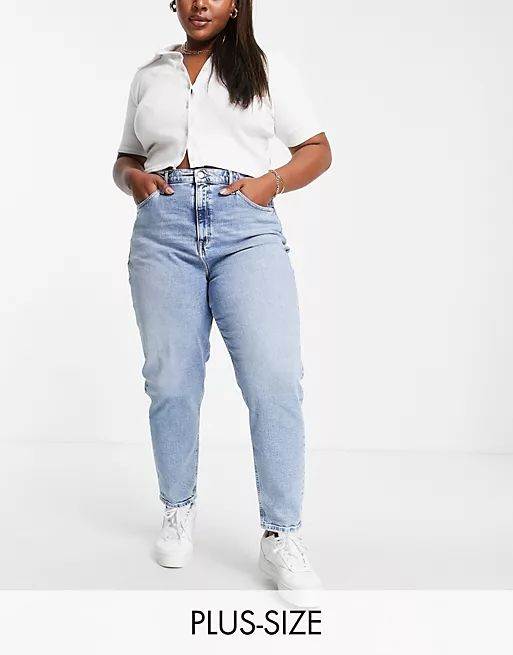 Tommy Jeans Plus high rise mom jeans in light blue wash | ASOS (Global)