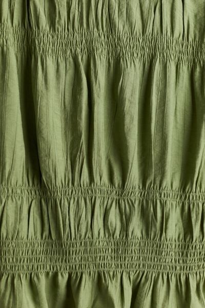 Smocked top - Moss green - Ladies | H&M GB | H&M (UK, MY, IN, SG, PH, TW, HK)