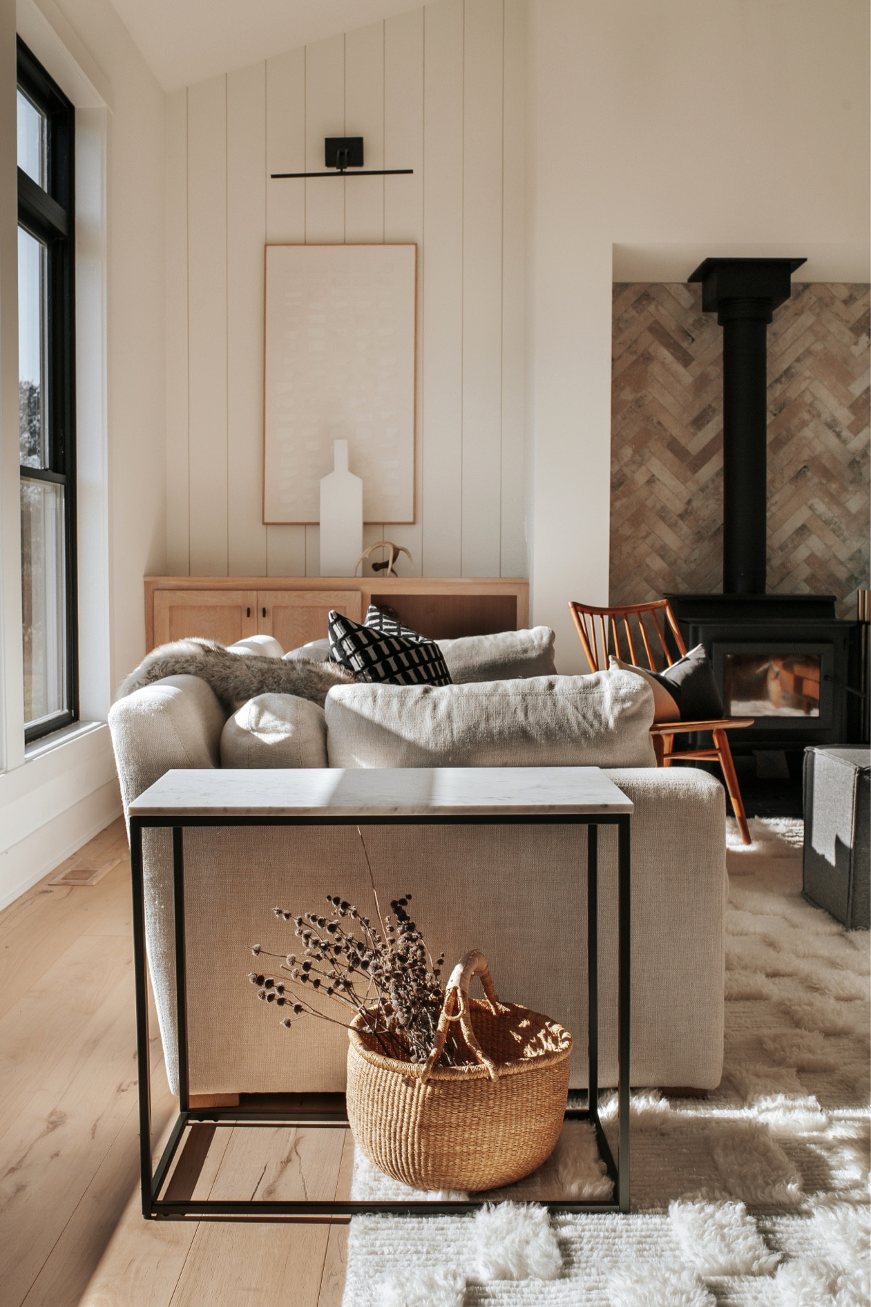 Our living room lately. Still in it’s autumn glory. A few simple details linked below to help you create a similar cozy! 

Simple Home, Scandi Home, Modern, MCM, Neutral Home

#LTKhome