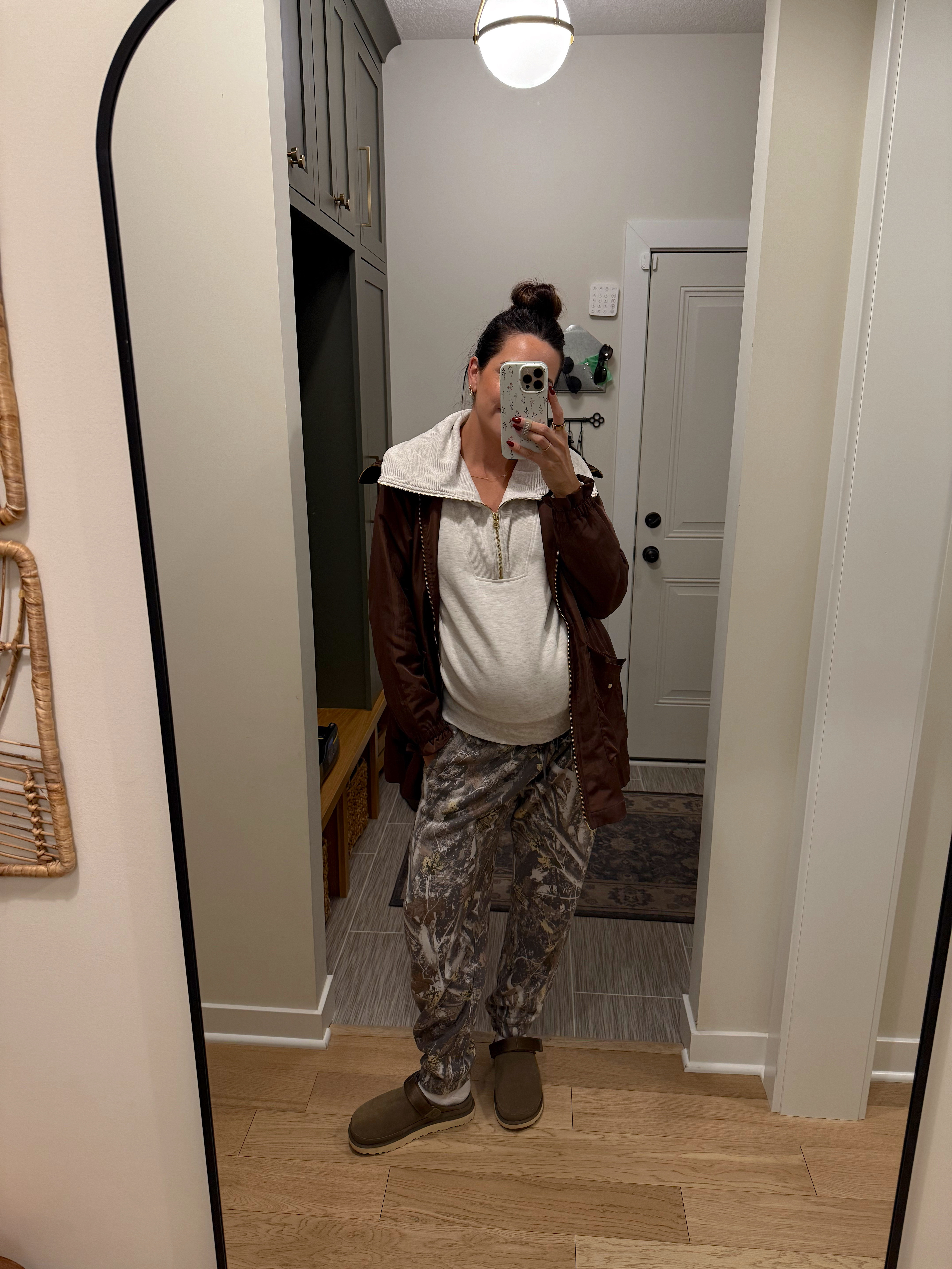 Lightweight jacket: true to size (S)
Half zip: sized up to a M for my bump (the best material!) 
Camo sweatpants: men’s M 
UGG clogs: TTS size up for half sizes 


#LTKShoeCrush #LTKSeasonal #LTKBump