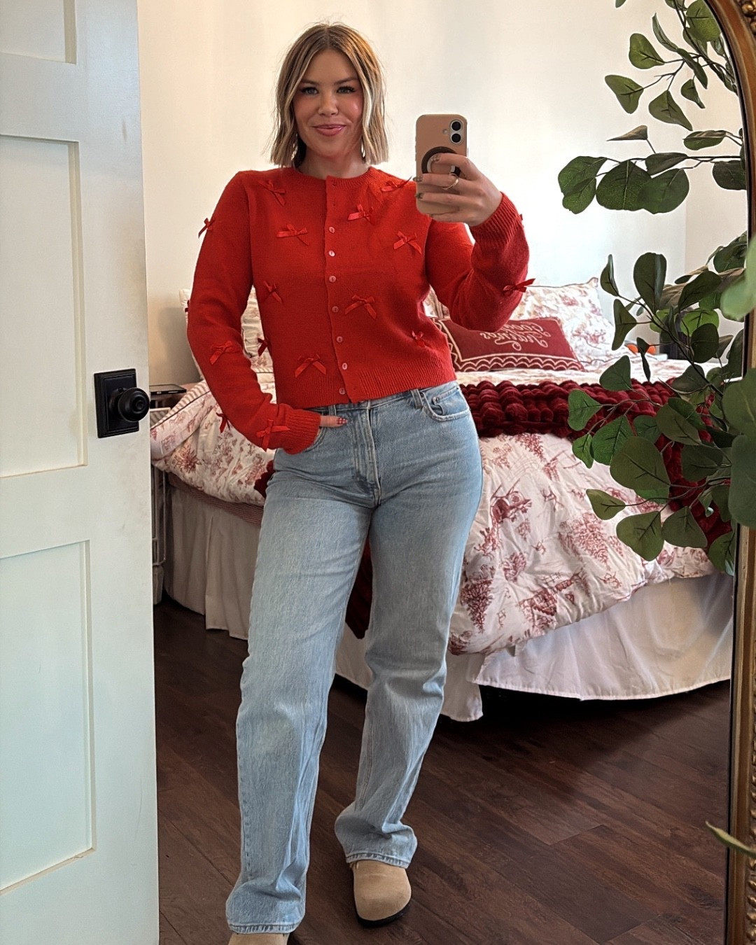 OOTD
I loveeeee this red bow cardigan, it’s so cute! I kept it casual with some light wash jeans and clogs but you could easily dress it up as well!
#target #targetfashion #targetstyle #bowcardigan #clogs #casuallook #casualholidaylook #winteroutfit


#LTKSeasonal #LTKFindsUnder100 #LTKootd