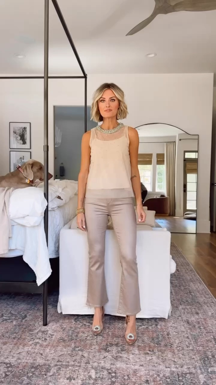 This outfit would be great for a holiday party! Wearing XS/24!

Loverly Grey, holiday party, holiday outfit, Loft, fall outfits 

#LTKSeasonal #LTKHoliday #LTKSaleAlert