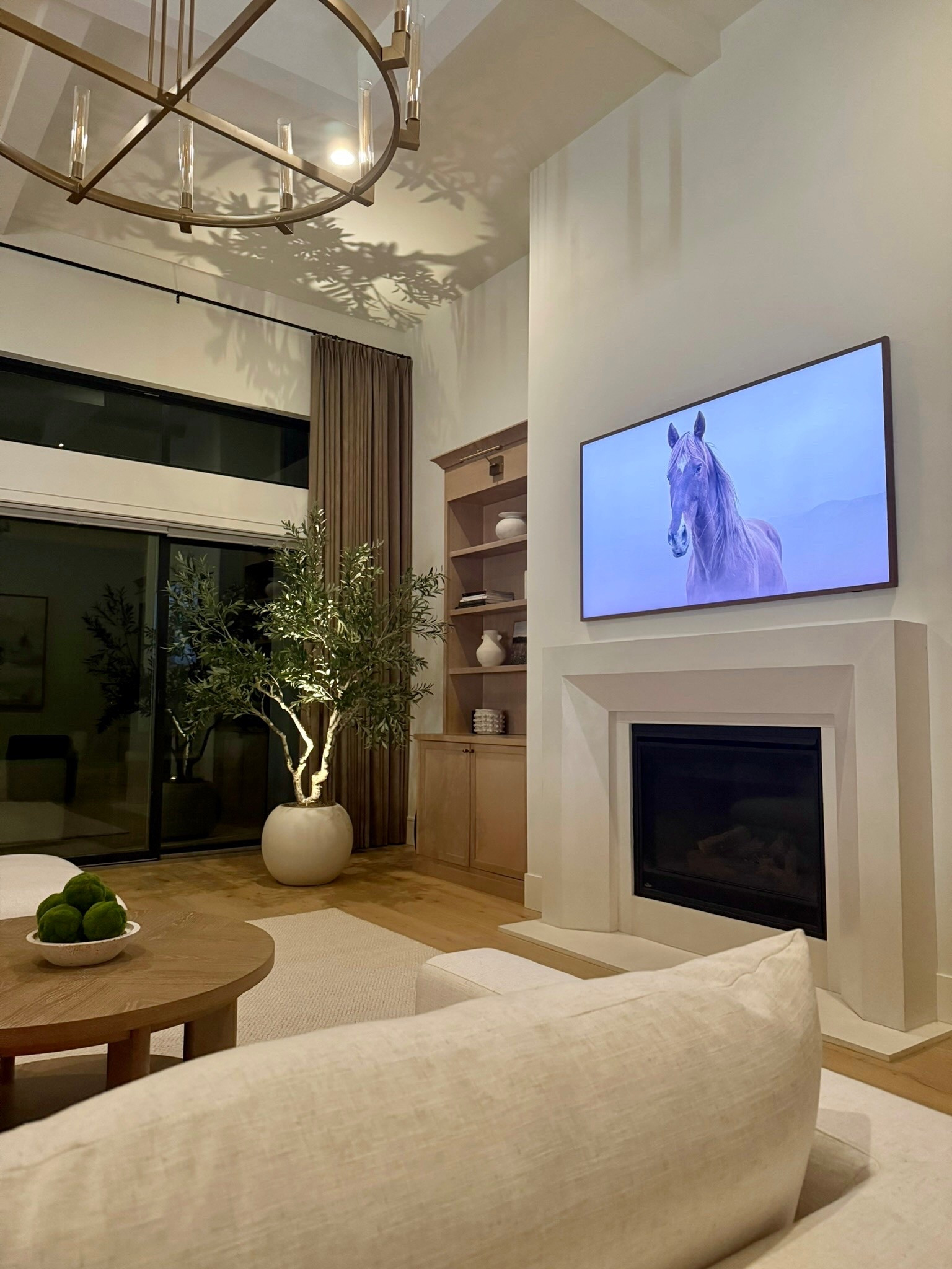 These mini spotlights are one of those small upgrades that make a big difference. They’re remote operated, dimmable, and can be set on a timer, which makes them easy to use day to day. I love them for highlighting plants, artwork, shelves, and even inside closets.
They install quickly, cost very little, and instantly make a space feel more intentional. I’ve linked the exact ones here if you’ve been looking for an affordable lighting solution that actually gets used.
@Wayfair 
@Amazon