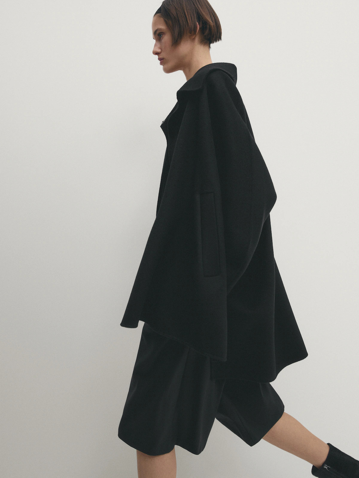 Black wool blend cape coat | Massimo Dutti US