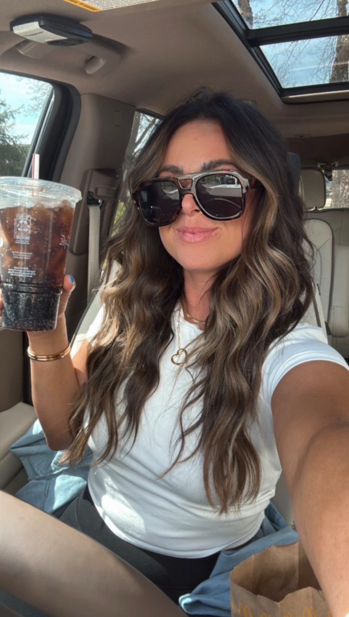 These sunglasses are one of my favorite pairs! Also love a good white tee for spring 



#LTKootd #LTKgrwm #LTKSeasonal