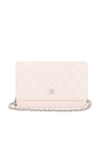 chanel Chanel Caviar Wallet On Chain in Pink - Pink. Size all. | FWRD 