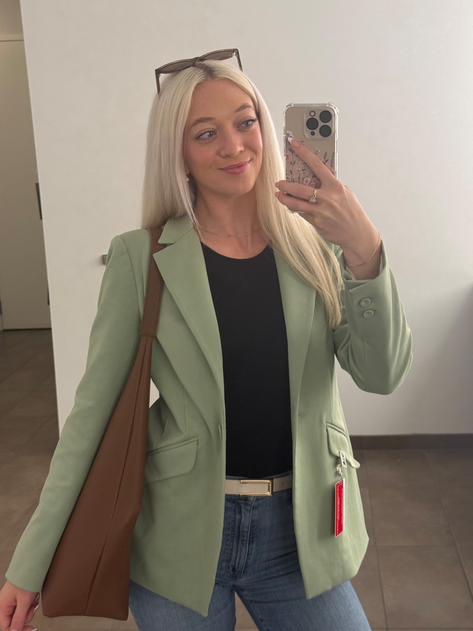The perfect corporate office outfit for spring and summer :) love this green blazer from Favorite Daughter!! 