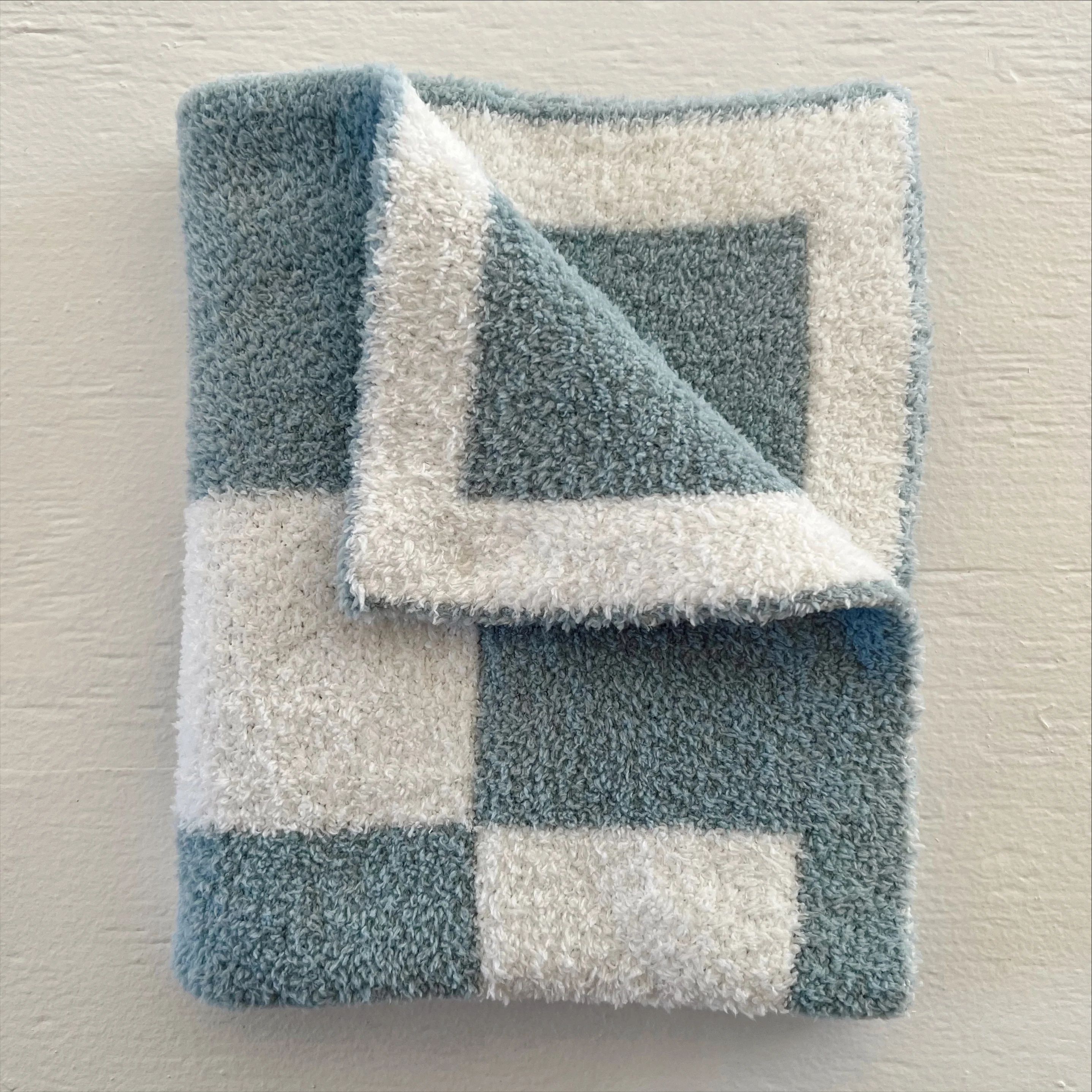 PhufyBliss™ Checker Mini Blanket, Powder | SpearmintLOVE