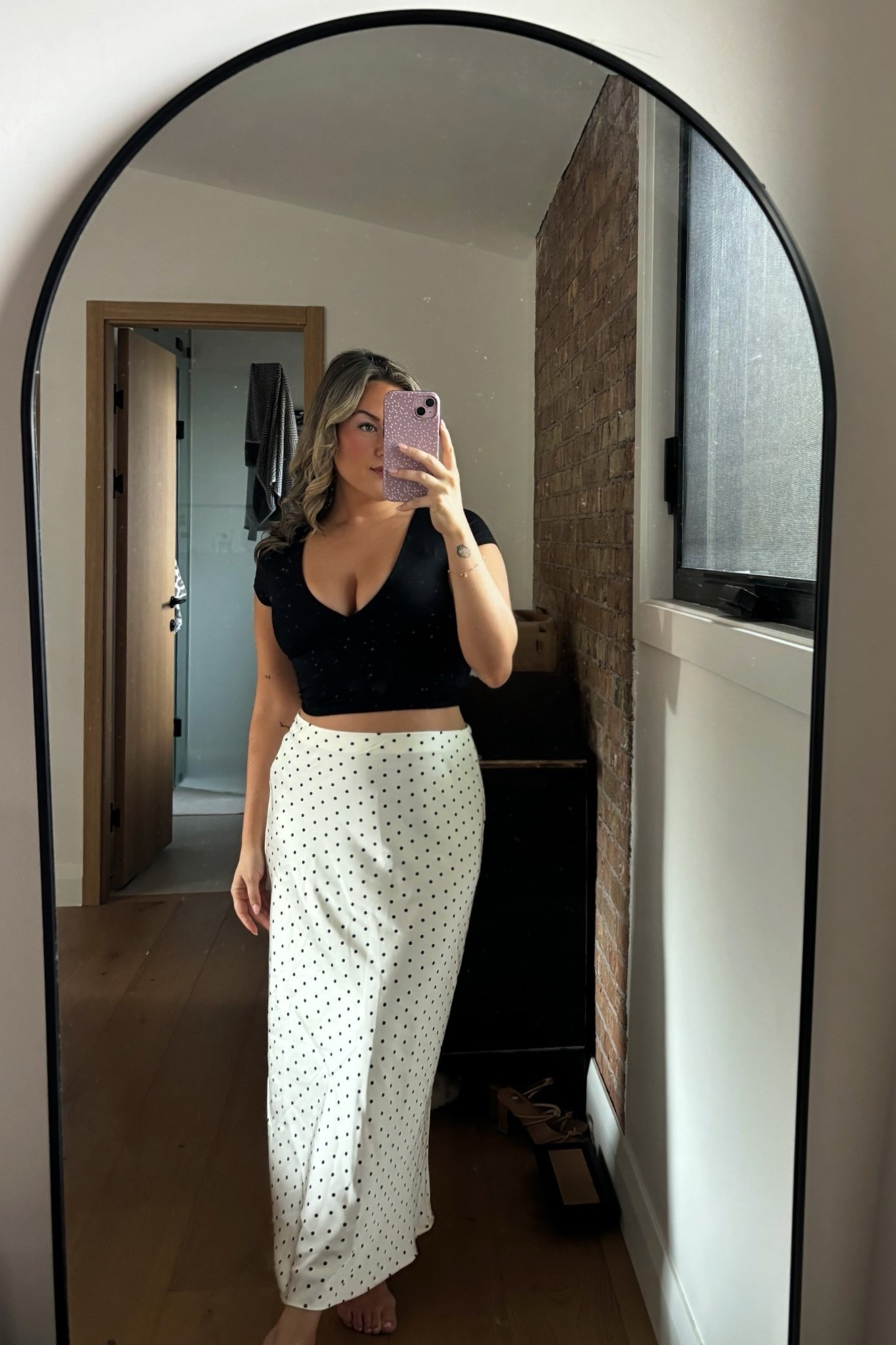 Cute summer fit 🖤

Skirt is Zara - linked similar options!

#datenight #skirts #summerfit #summerlook

#LTKsummer #LTKdresses #LTKdatenight