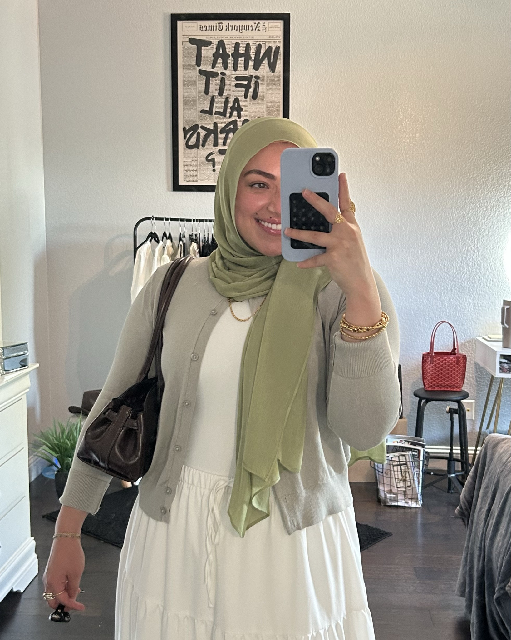Such a summer coded outfit! 