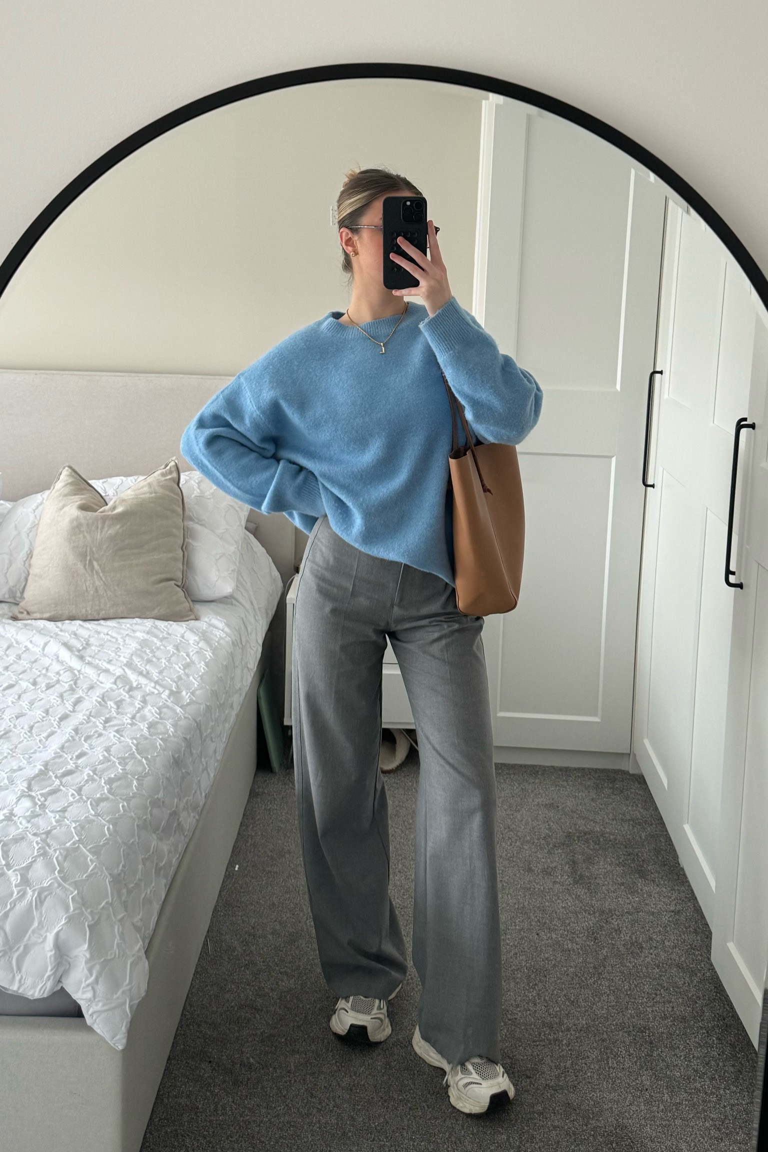 The blue and grey colour combo👔☕️