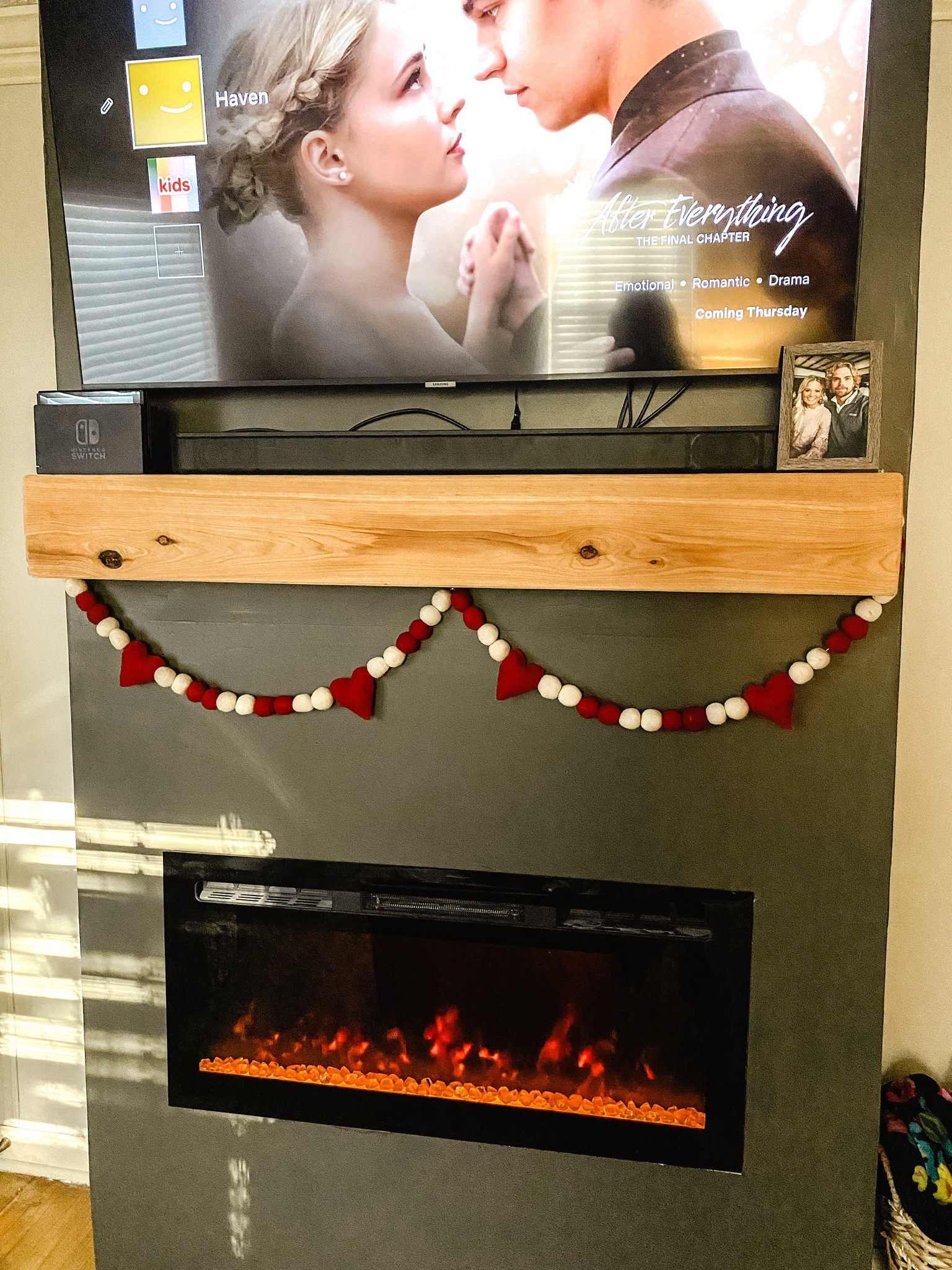 This valentines garland is so cute💌🫶🏻

#LTKhome #LTKSeasonal