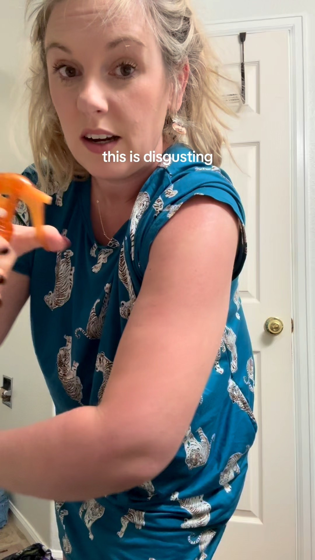 Smooth skin, zero hiding — this spray is your secret weapon. ✨ The Peel Shot uses kojic acid + turmeric to even tone and fade dark spots, PHA/AHA for gentle exfoliation, and niacinamide & retinoid to refine texture and minimize pores.   One mist and your body’s going from “meh” to “main character

#LTKGiftGuide #LTKdayinmylife #LTKHoliday