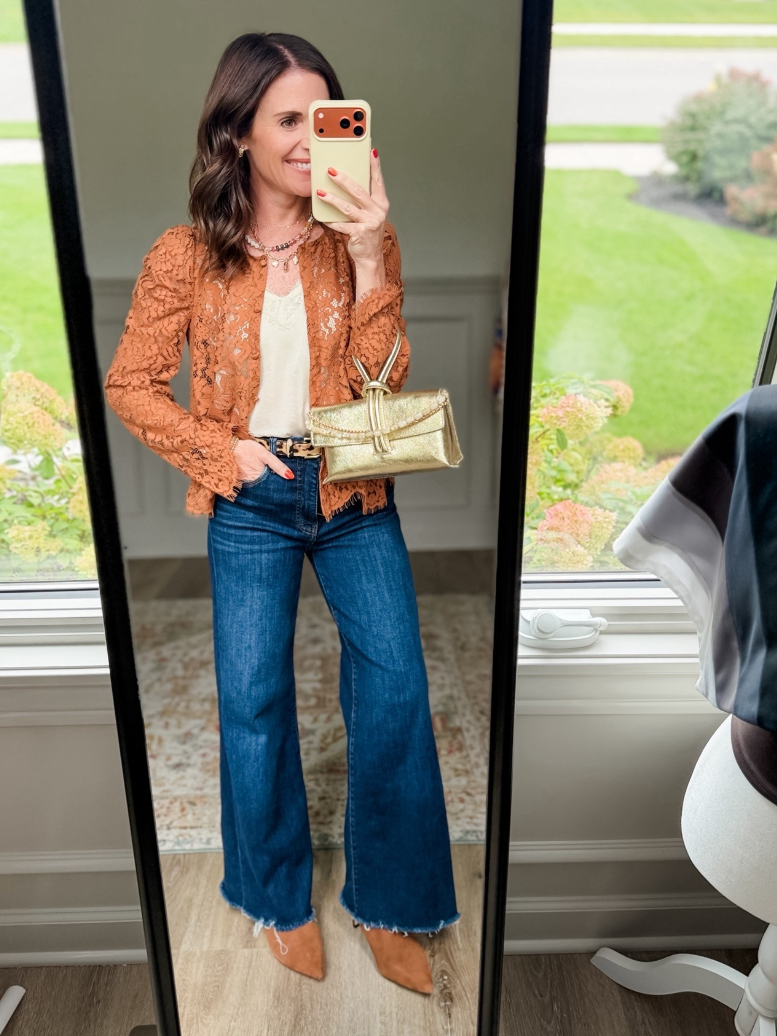 Capsule Wardrobe Styling 
@Boden (US) top XS
Jeans 00
Boots 7