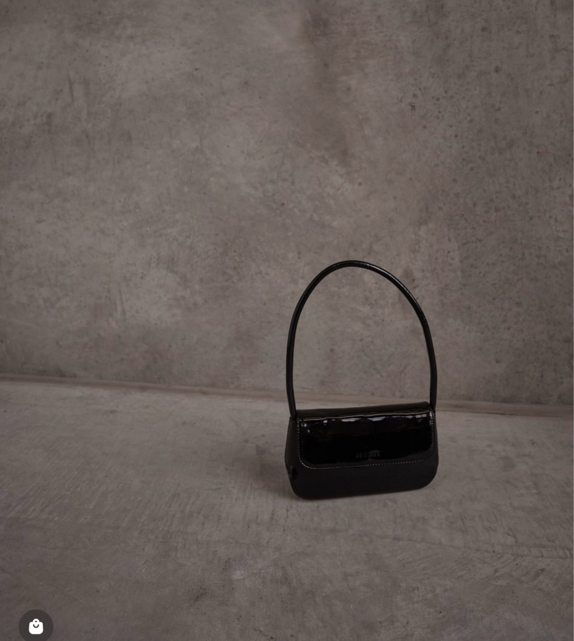 Black handbag

#LTKfindsunder100 #LTKstyletip #LTKitbag