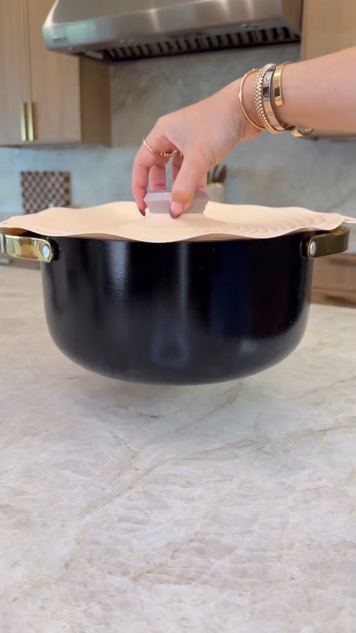 These reusable silicone lids have become one of my favorite kitchen finds! They fit bowls, cups, plates , pots and pans helping food fresh while reducing plastic wrap 🙌🩷 

#kitchengadget #reusbale #kitchenessentials

#LTKfoodie #LTKHome