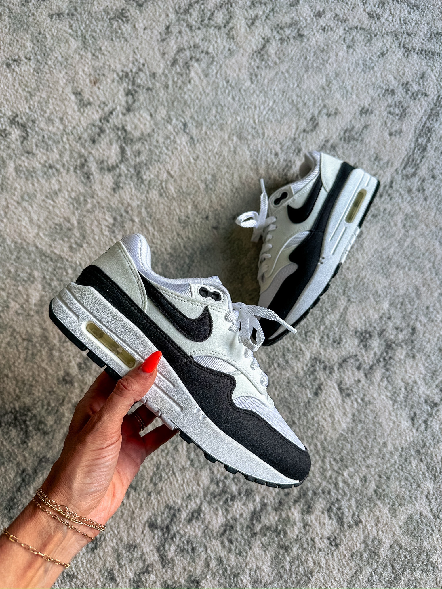 My love for sneakers is REAL 👟♥️

#LTKStyleTip #LTKShoeCrush