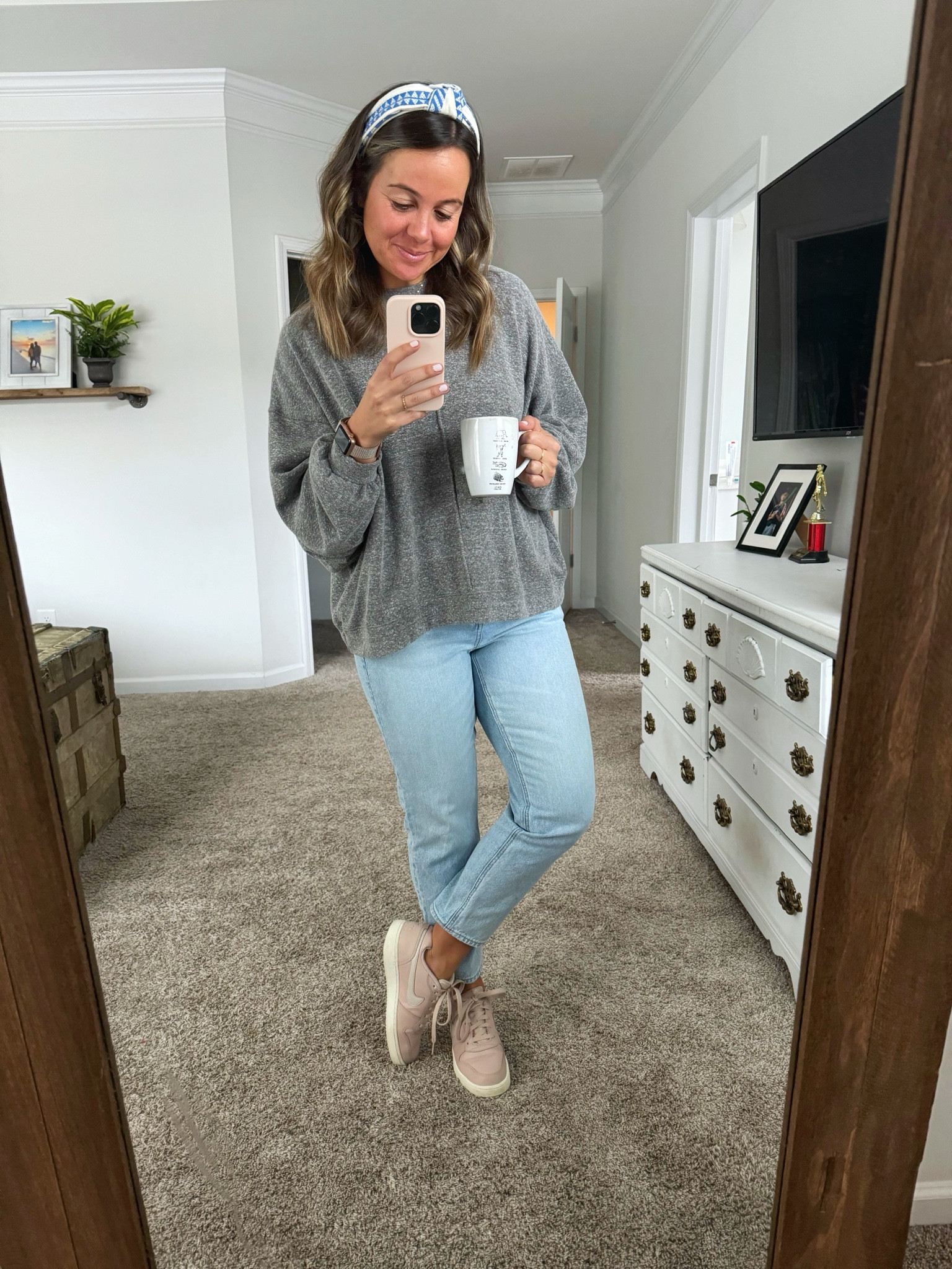 Casual mom fit. 



#LTKfindsunder100 #LTKstyletip #LTKGiftGuide