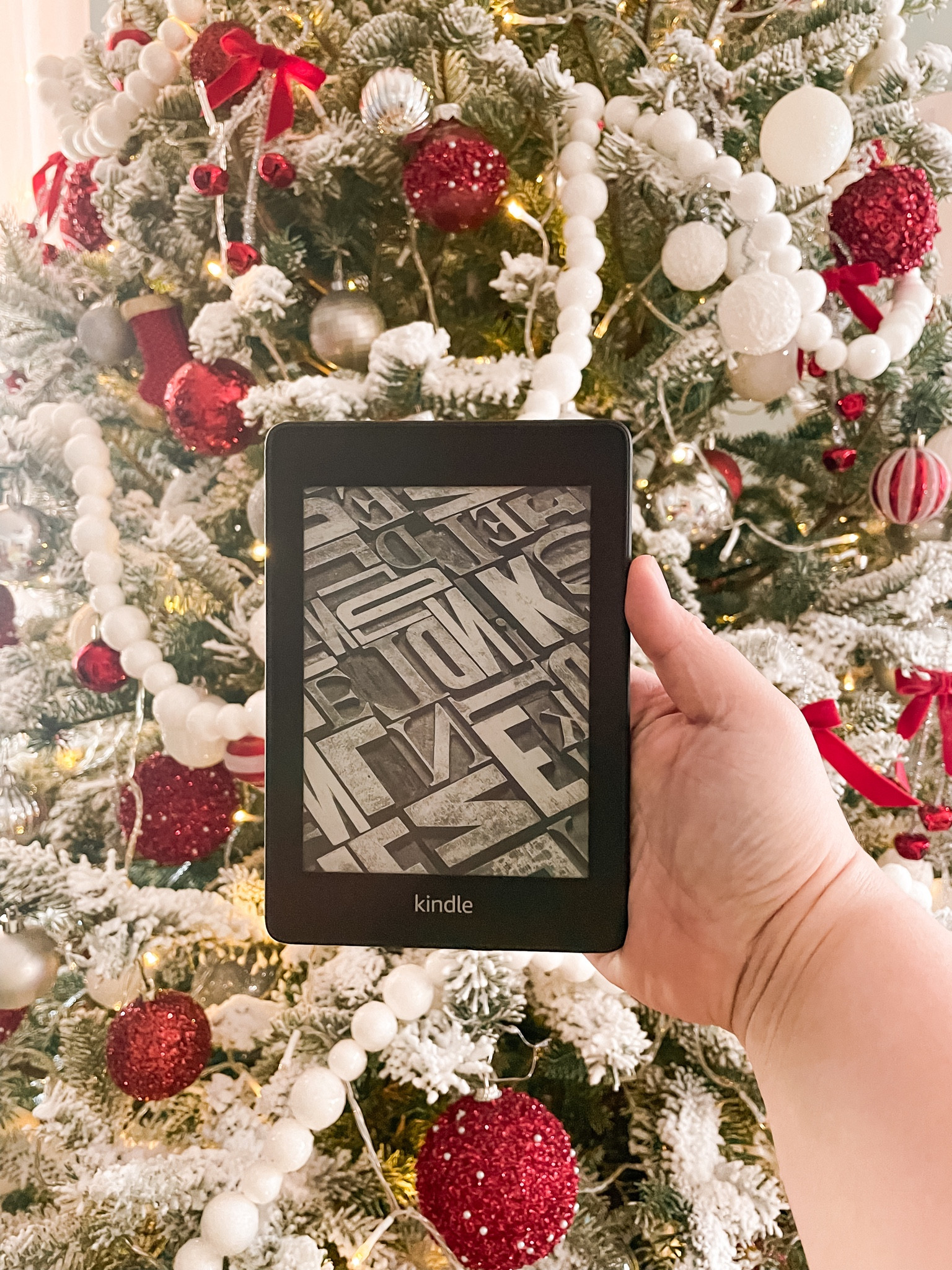 Book, Amazon kindle, e-reader, Christmas ornaments, books

#LTKHoliday #LTKfindsunder50