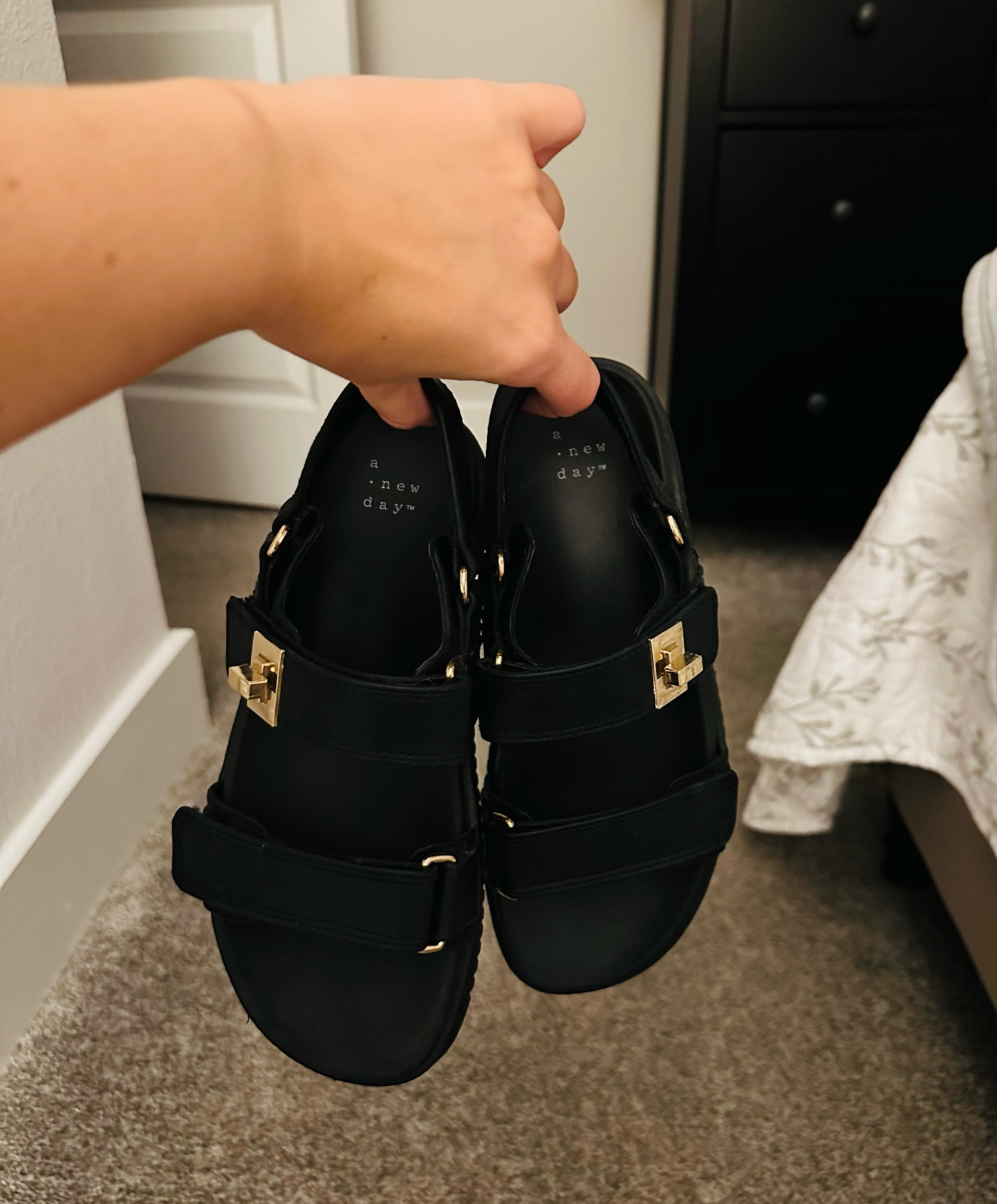 Loving these designer dupe sandals from Target! They are so comfy! Great transition sandal for fall. 

#LTKShoeCrush #LTKFindsUnder50 #LTKFallSale