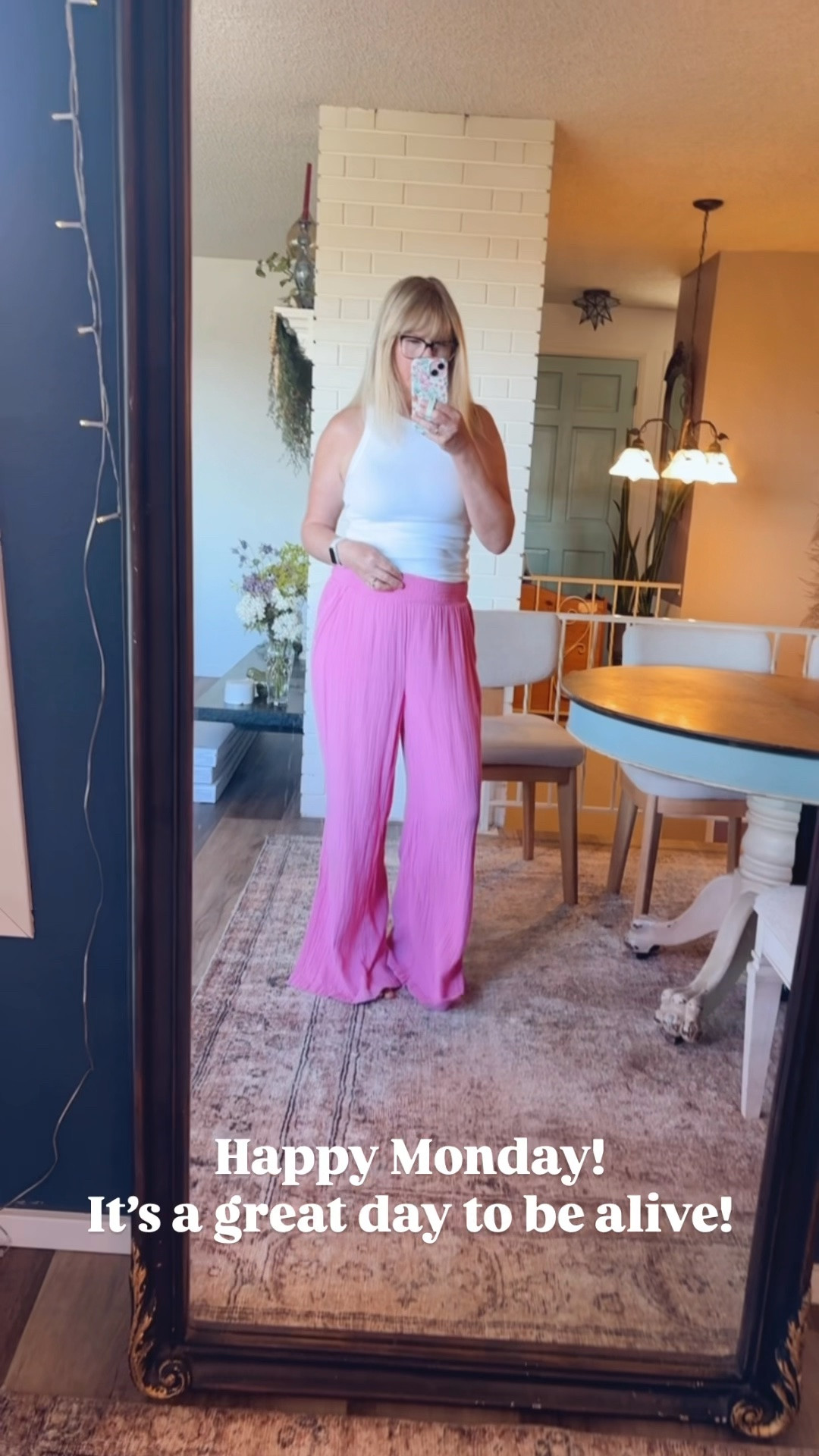 Love these flowy pants and tank for warmer days! Great travel outfit!

#LTKdayinmylife #LTKActive #LTKSeasonal