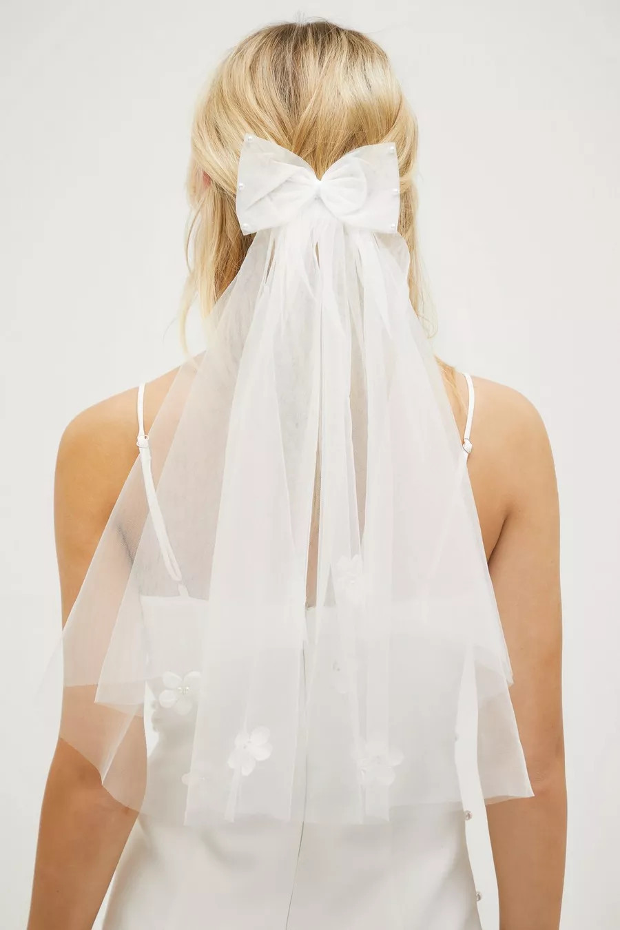 Embroidered Flower Bow Mesh Veil Hair Clip | Nasty Gal US