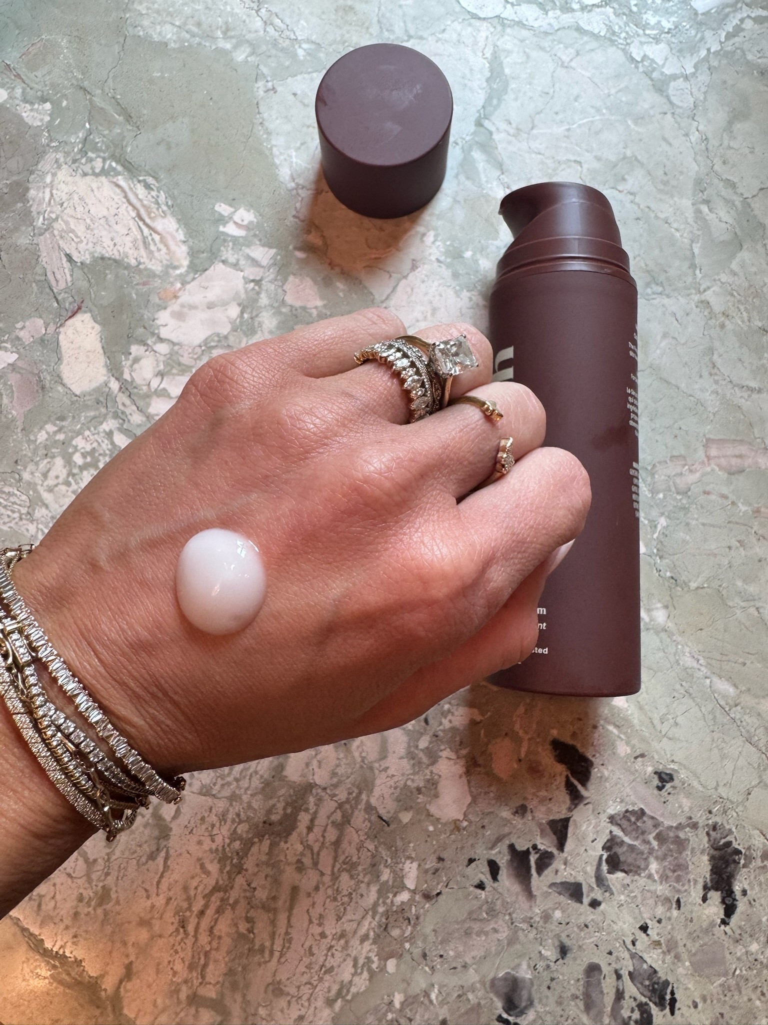 Just got in this firming serum I'm so excited to start using @nemah.co

They are also having a mother's day sale so 25% off all mom products 🤎 

#sponsored