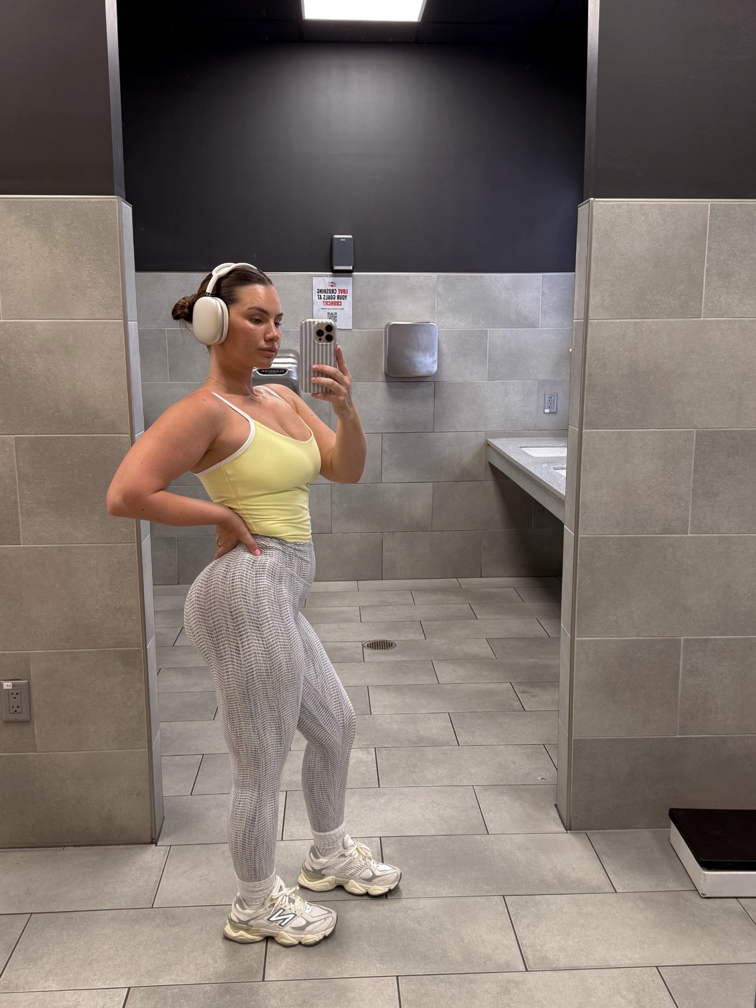 Code lauren to save 💛 wearing size small 