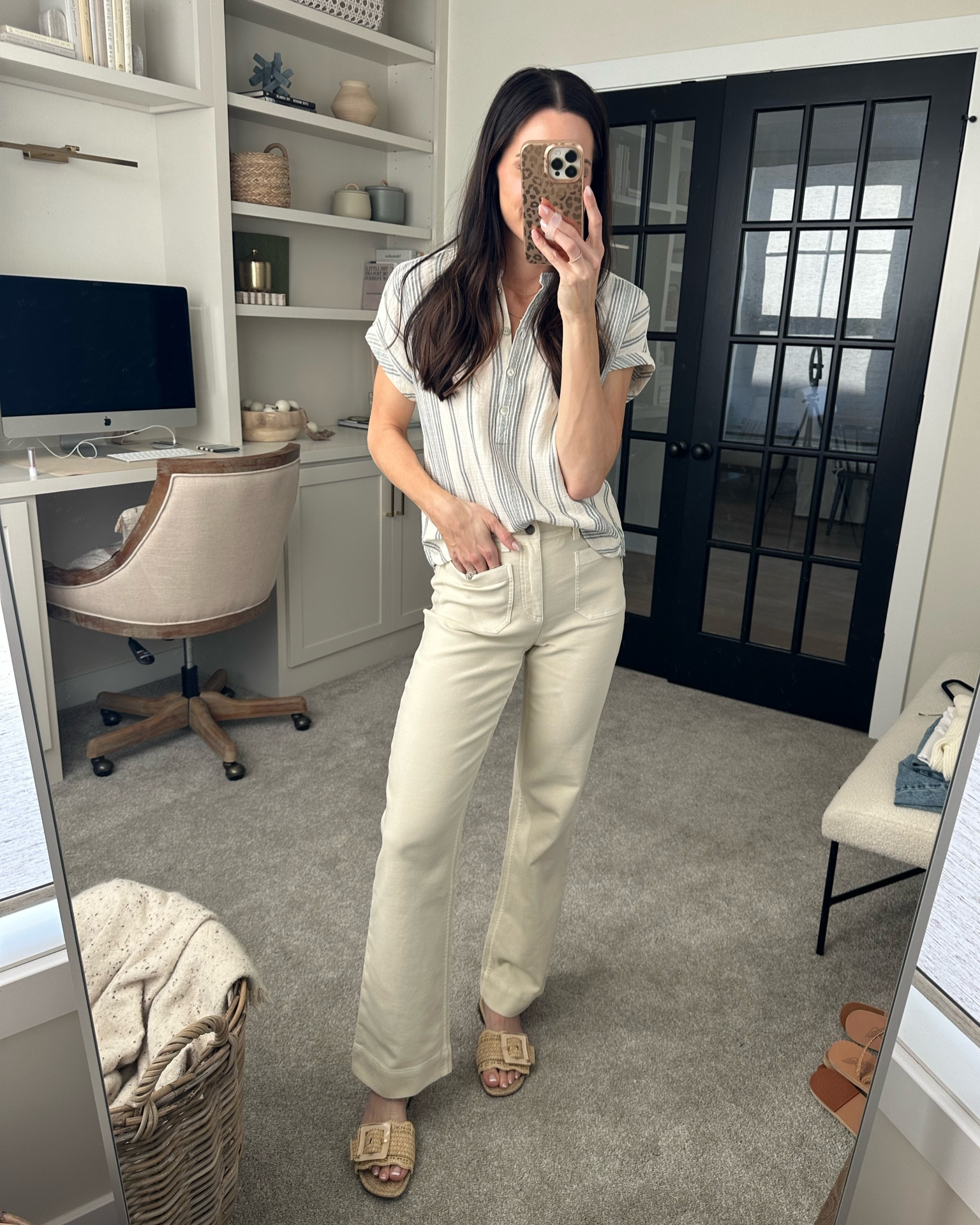 Faherty code active for next 72 hrs! 20% off = TAYLORB20 

Top: true to size (S)
Pants: tts (26) 

#LTKunder100 #LTKtravel #LTKsalealert