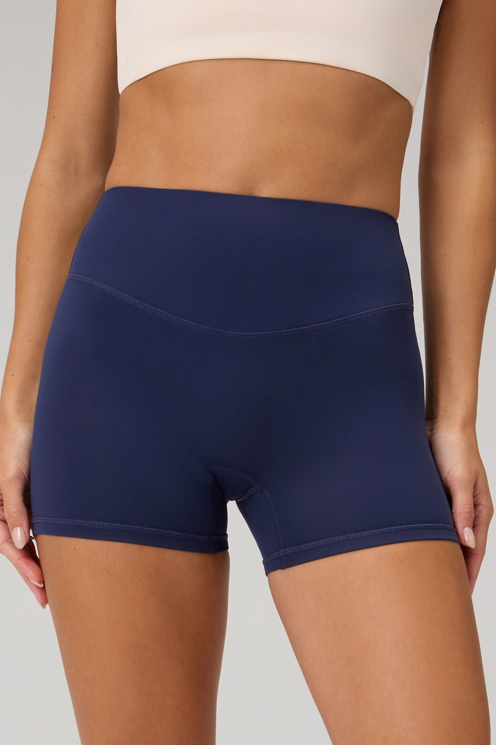The No-Seam PureLuxe TLC Short 4" | Fabletics