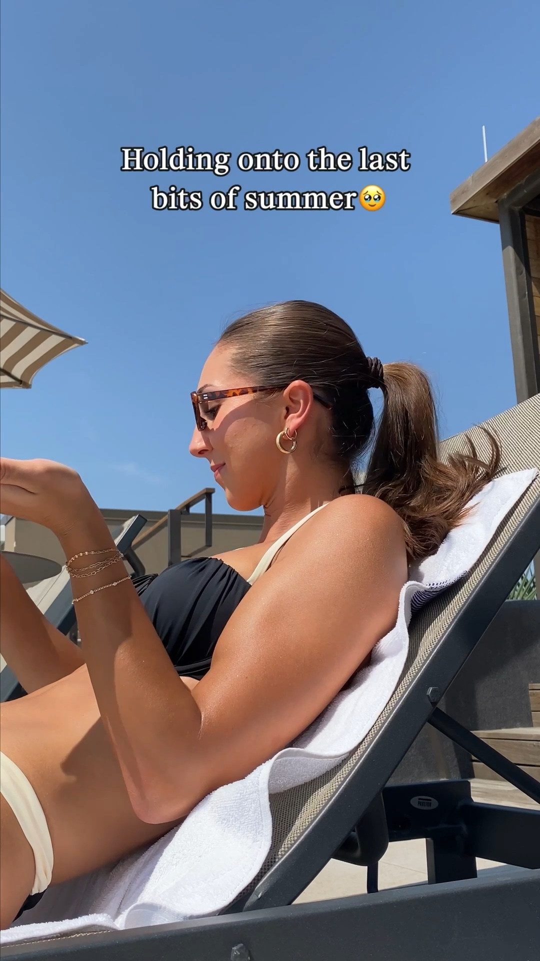 This shimmer oil is spf 30!!! So pretty! Perfect for vacation ☀️

#LTKBeauty #LTKTravel #LTKStyleTip