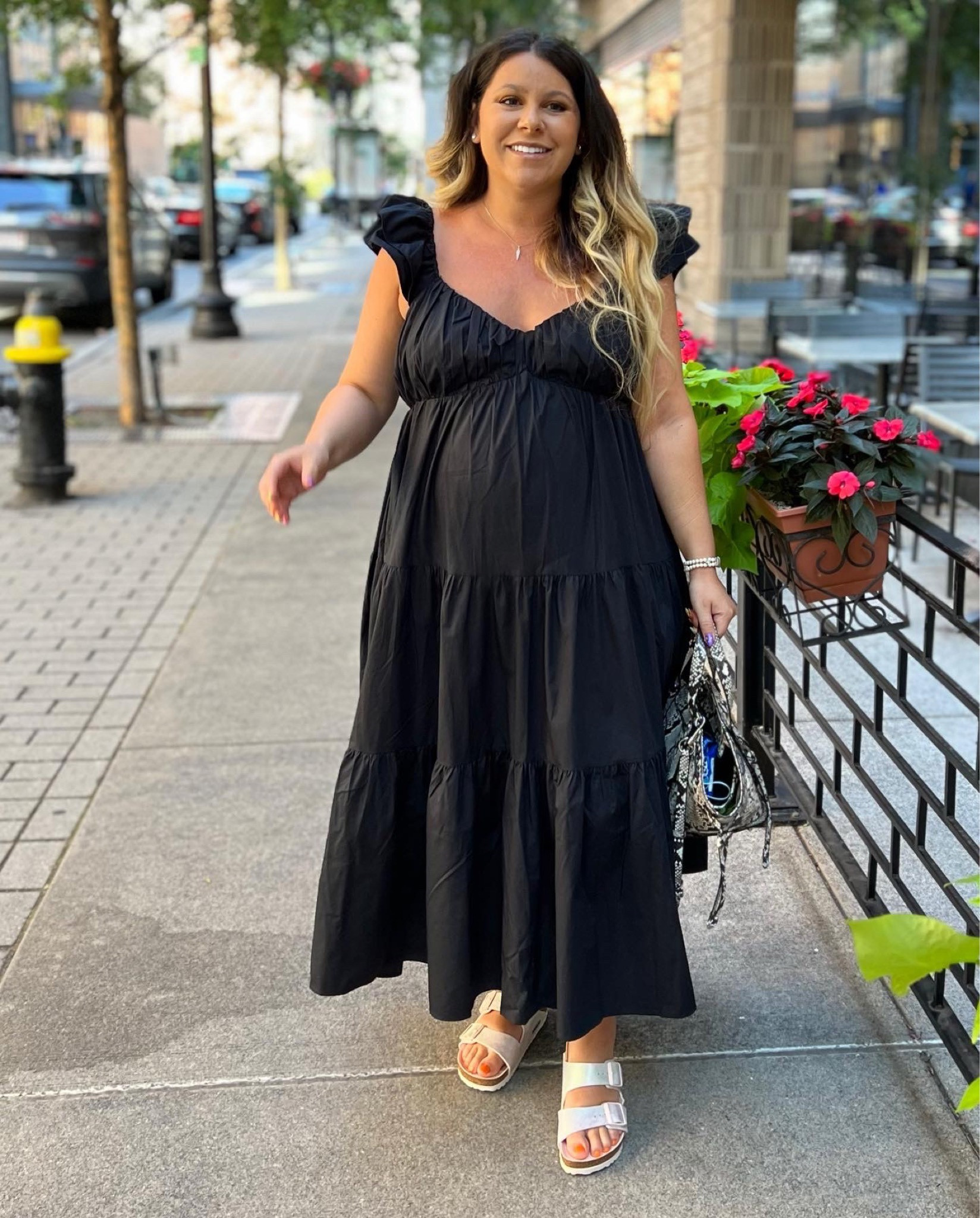 This was my fav dress this past summer! Grab it on sale with code AFLTK 🖤 

#LTKbump #LTKSale #LTKsalealert