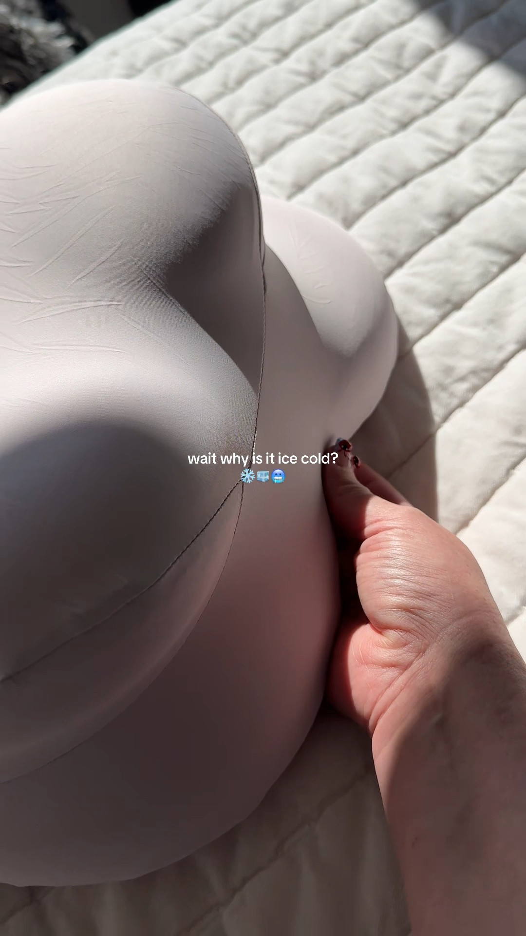 This Mellow memory foam pillow was created with the most comfort for all sleeping positions! And its cooling 

Pillows, bedding, Memory foam pillow, bedroom essentials

#LTKHome